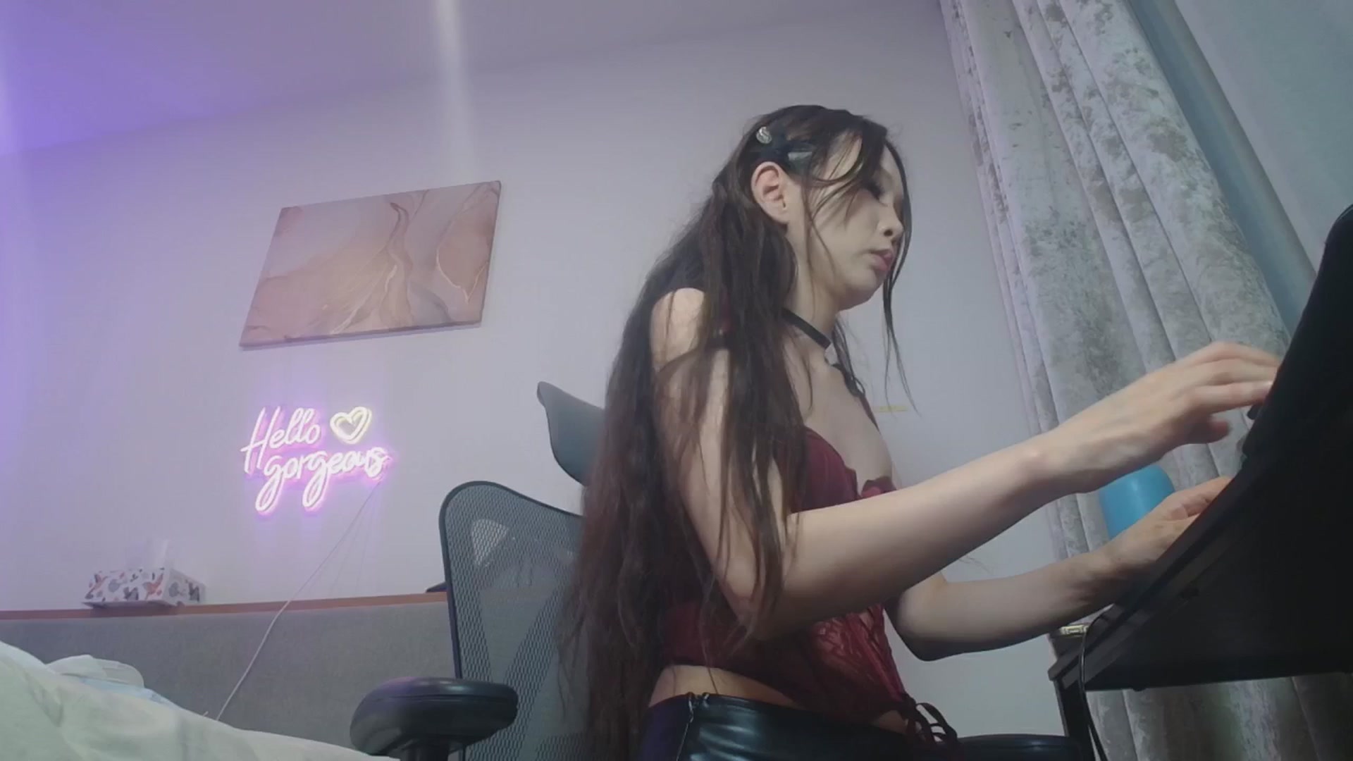 Gallery image thumbnail from HannaElite's myfreecams stream on, 05/03/2026, 09:53 image 15 of 20