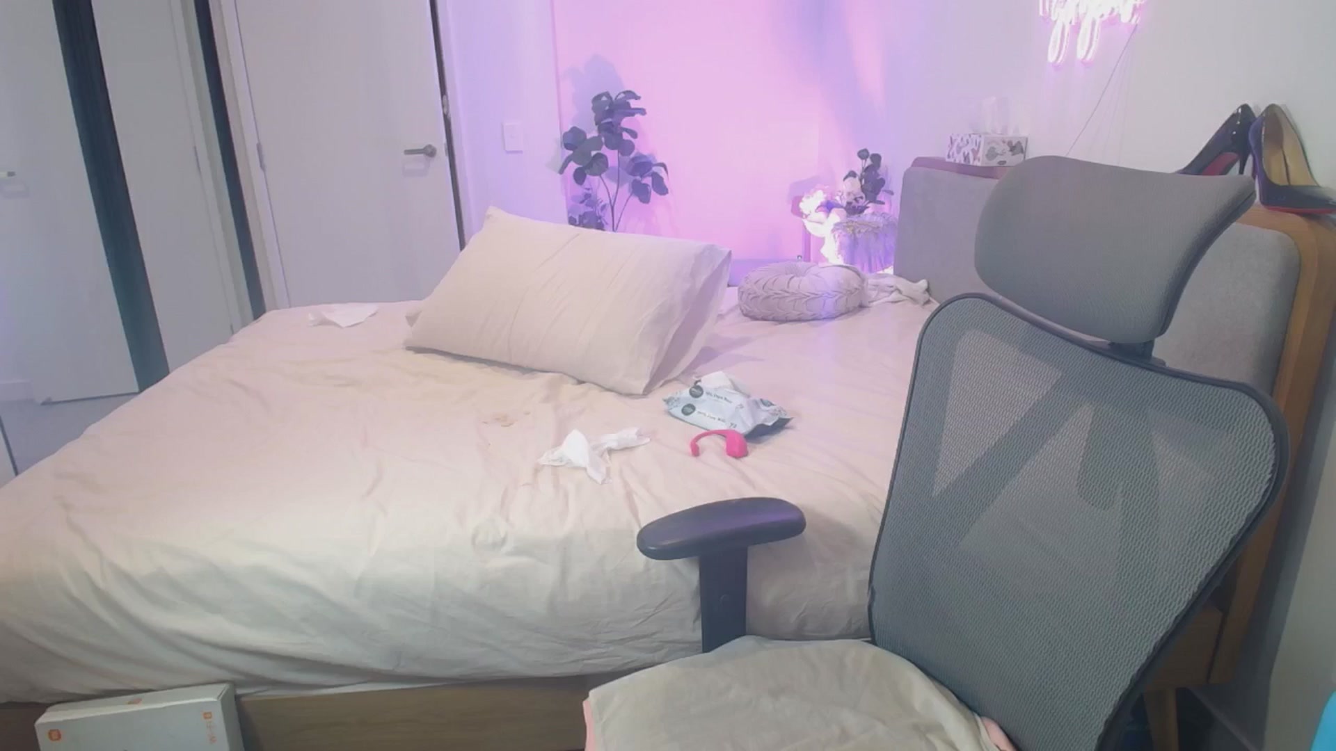 Gallery image thumbnail from HannaElite's myfreecams stream on, 05/03/2026, 09:53 image 20 of 20