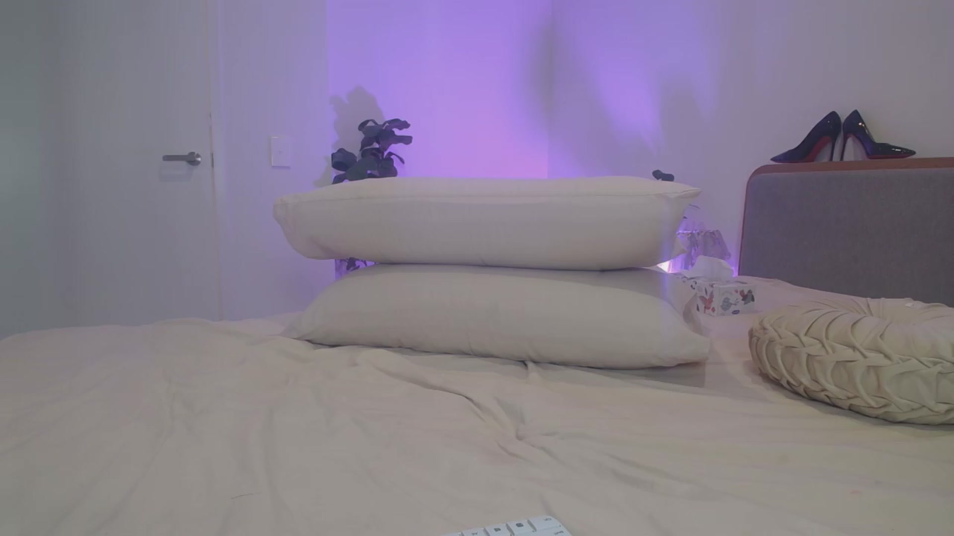 Gallery image thumbnail from HannaElite's myfreecams stream on, 05/04/2026, 10:42 image 11 of 20