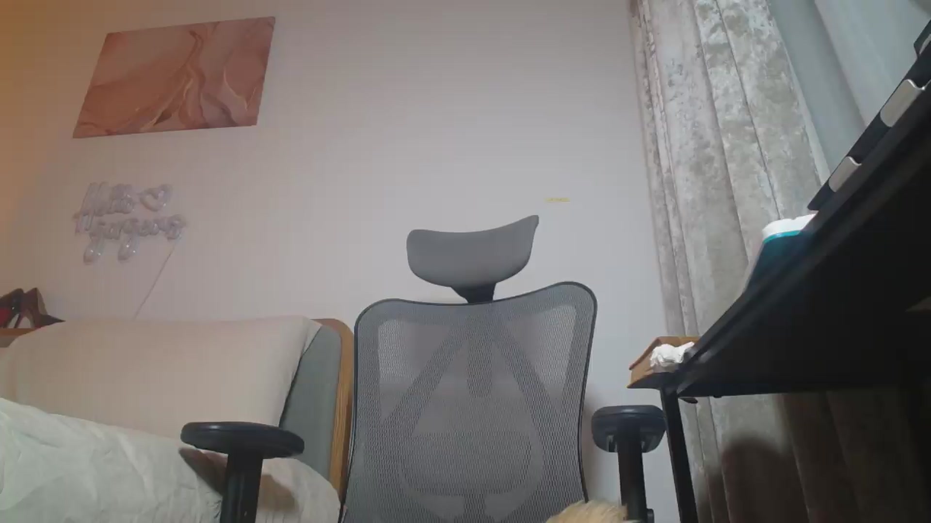 Gallery image thumbnail from HannaElite's myfreecams stream on, 05/08/2026, 11:30 image 8 of 20