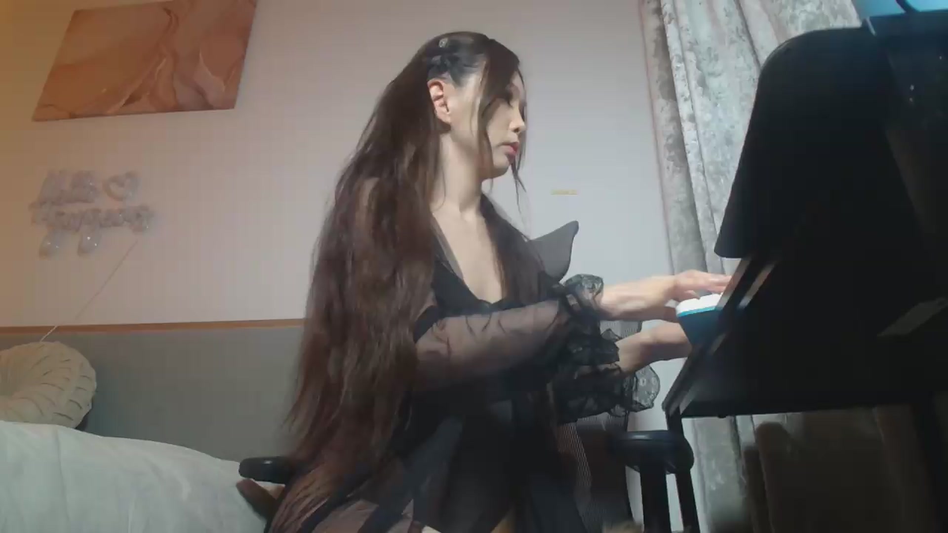 Gallery image thumbnail from HannaElite's myfreecams stream on, 05/31/2026, 11:45 image 6 of 20