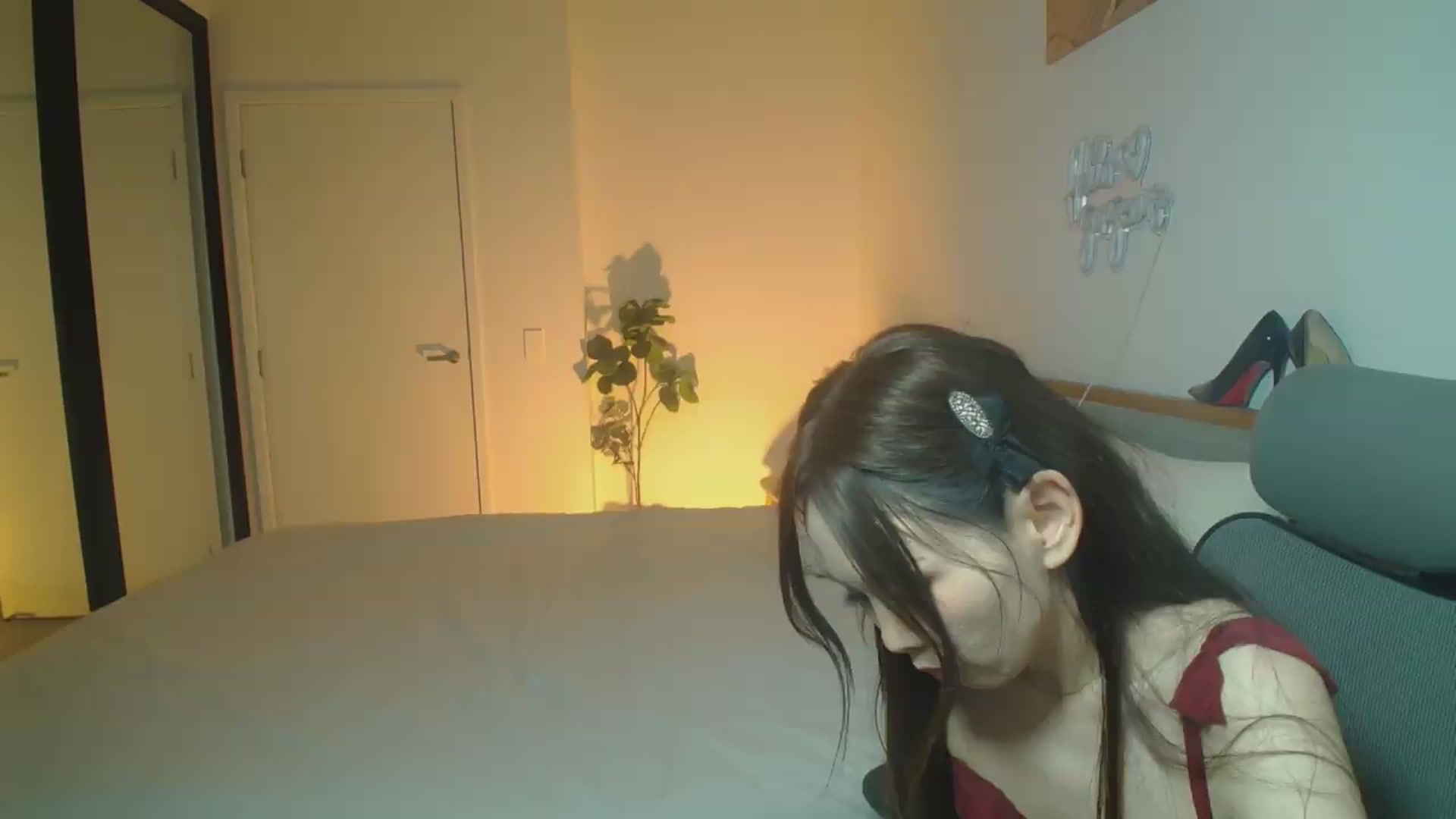 Gallery image thumbnail from HannaElite's myfreecams stream on, 06/06/2026, 12:12 image 6 of 20