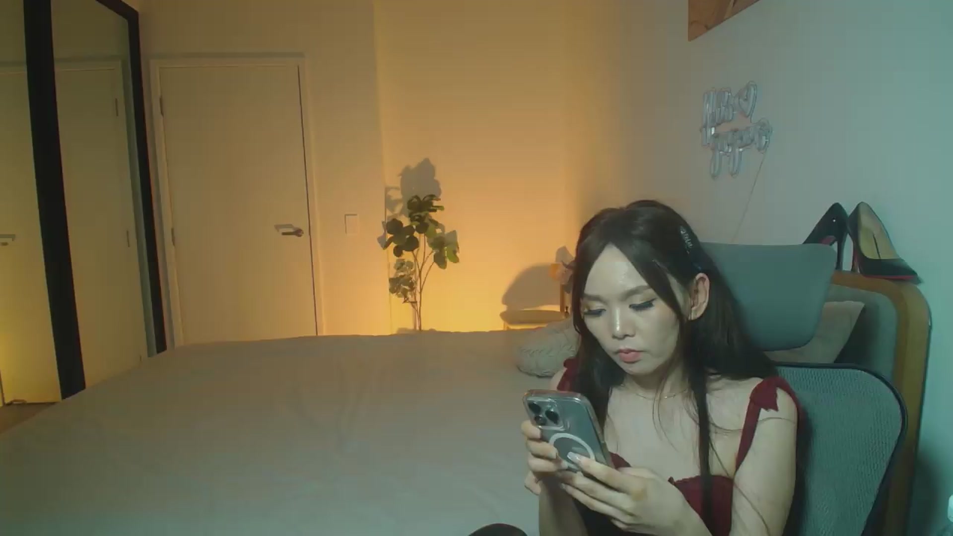 Gallery image thumbnail from HannaElite's myfreecams stream on, 06/06/2026, 12:12 image 13 of 20