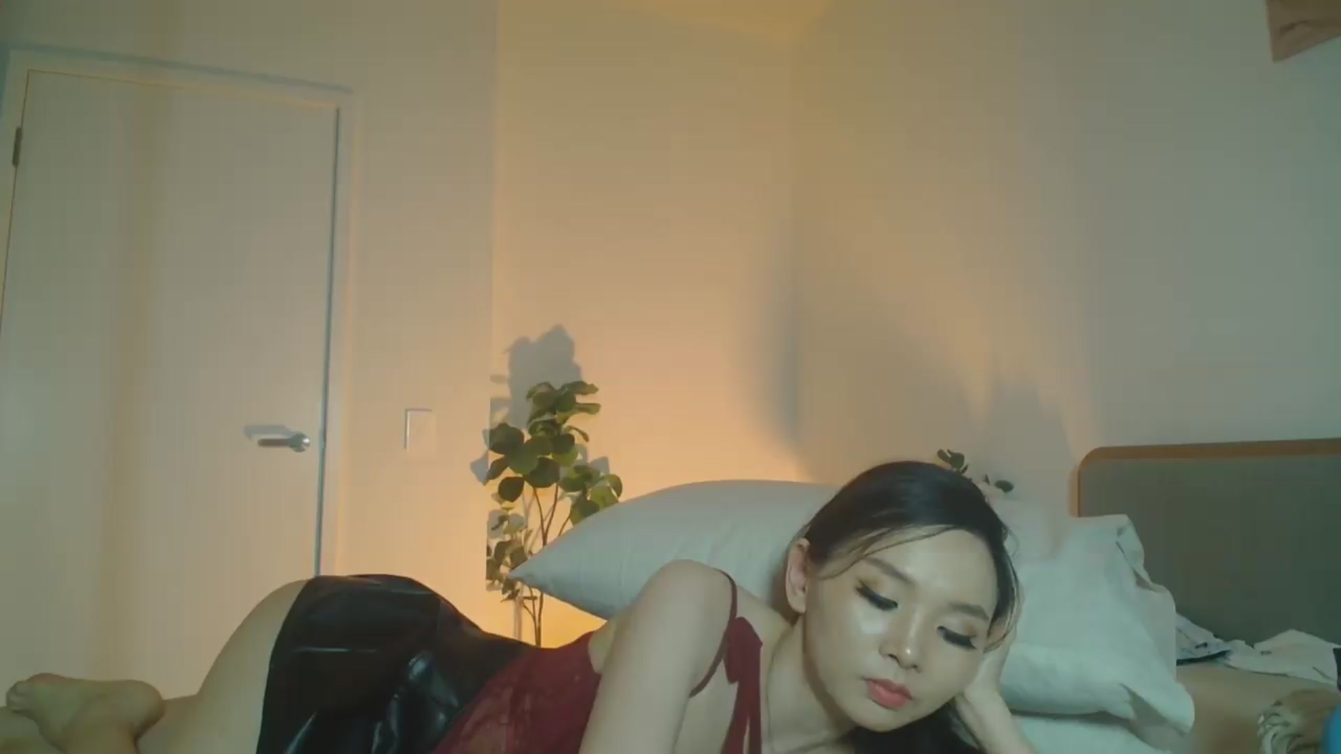 Gallery image thumbnail from HannaElite's myfreecams stream on, 06/07/2026, 10:45 image 19 of 20