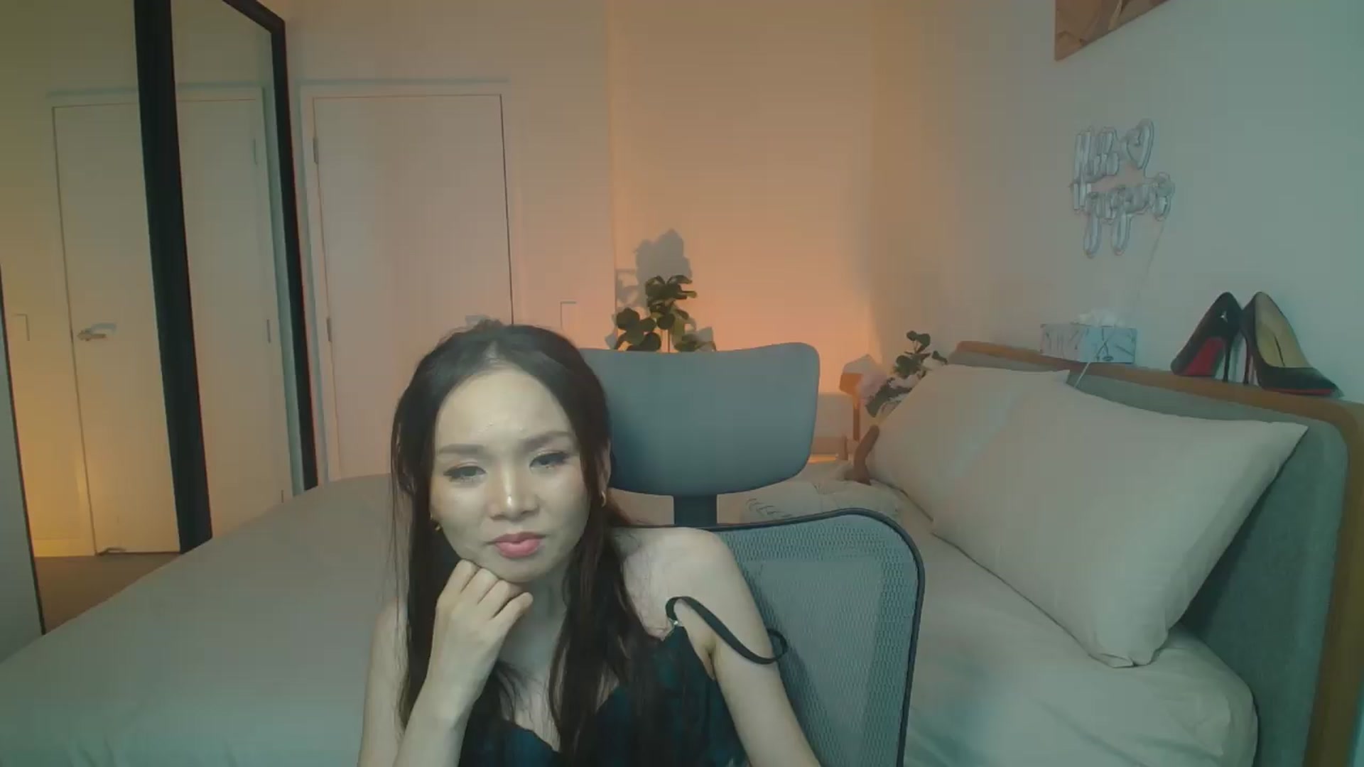 Gallery image thumbnail from HannaElite's myfreecams stream on, 06/23/2026, 06:24 image 7 of 20