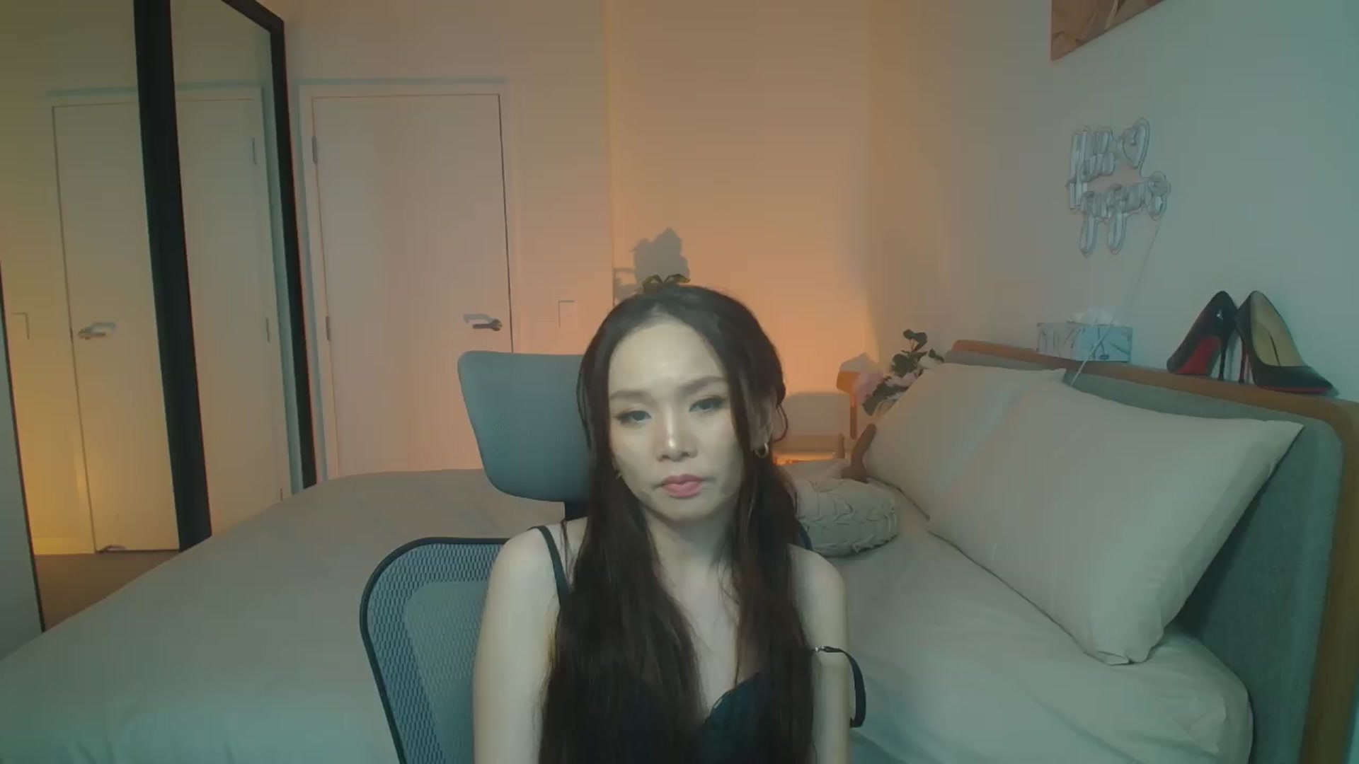 Gallery image thumbnail from HannaElite's myfreecams stream on, 06/23/2026, 06:24 image 13 of 20