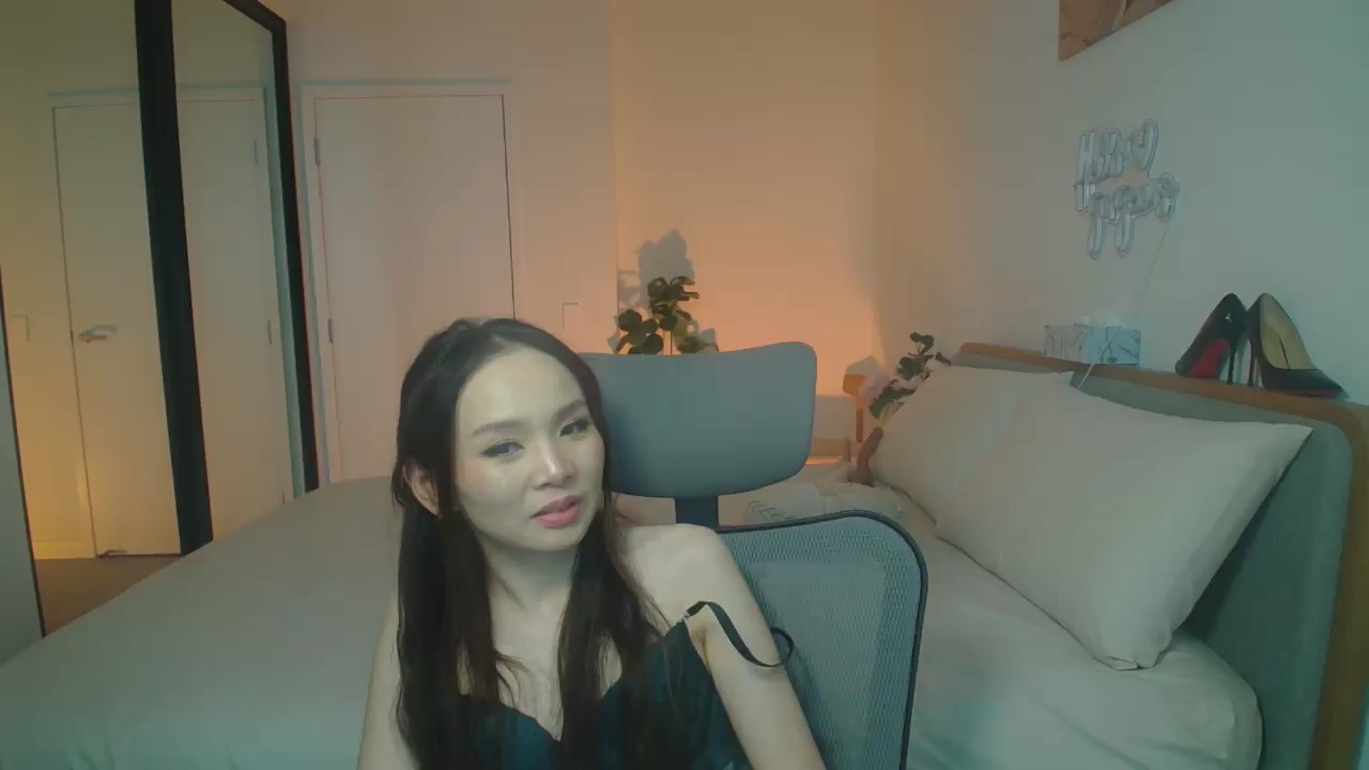 Gallery image thumbnail from HannaElite's myfreecams stream on, 06/23/2026, 06:24 image 9 of 20