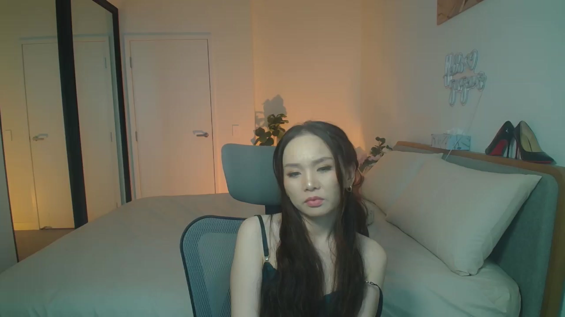 Gallery image thumbnail from HannaElite's myfreecams stream on, 06/23/2026, 06:24 image 16 of 20