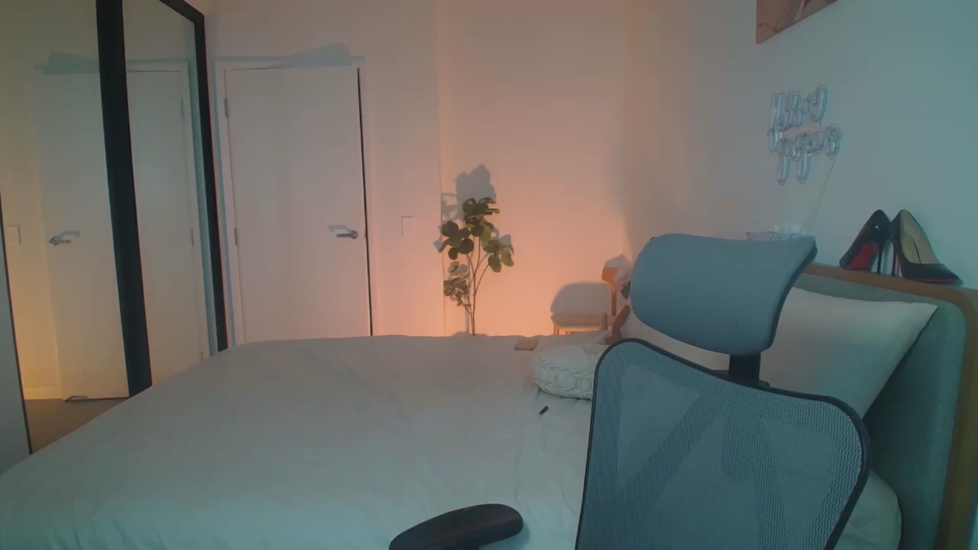 Gallery image thumbnail from HannaElite's myfreecams stream on, 06/23/2026, 06:24 image 20 of 20