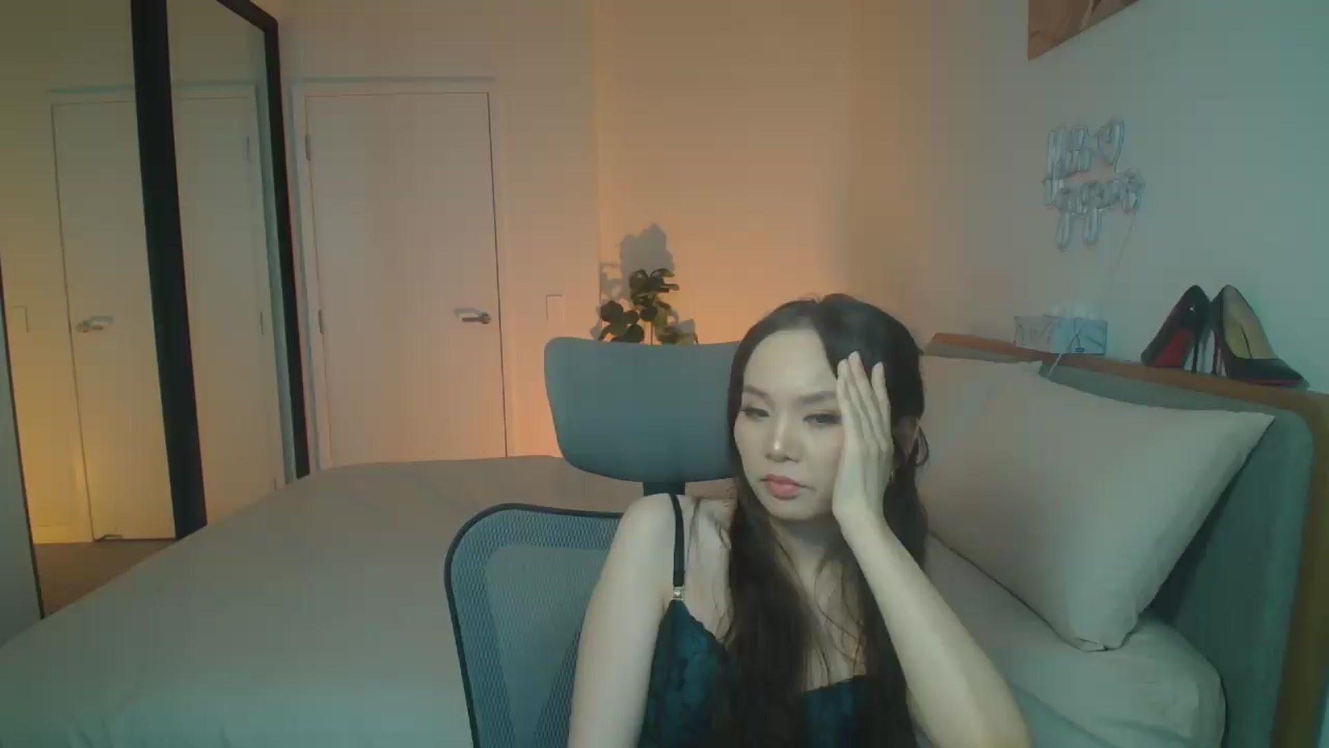 Gallery image thumbnail from HannaElite's myfreecams stream on, 06/23/2026, 06:24 image 17 of 20