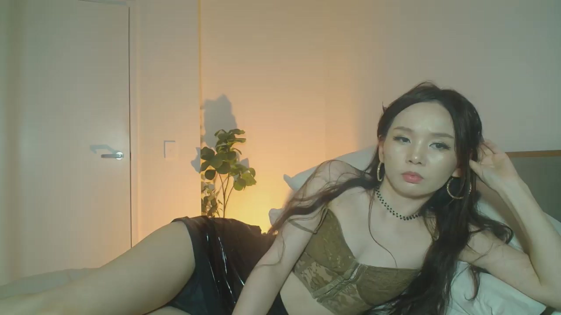 Gallery image thumbnail from HannaElite's myfreecams stream on, 07/11/2026, 10:55 image 4 of 20