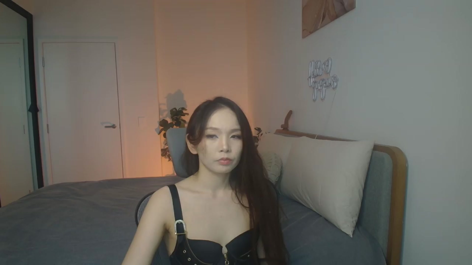 Gallery image thumbnail from HannaElite's myfreecams stream on, 07/13/2026, 04:50 image 1 of 20