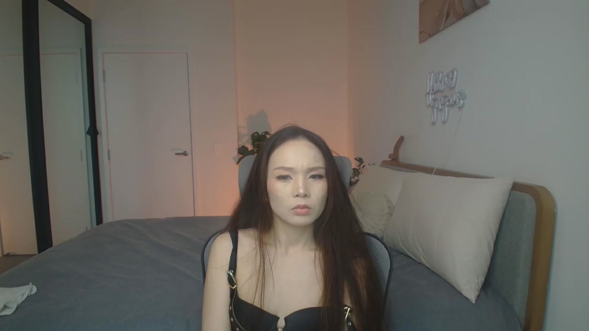 Gallery image thumbnail from HannaElite's myfreecams stream on, 07/13/2026, 04:50 image 13 of 20