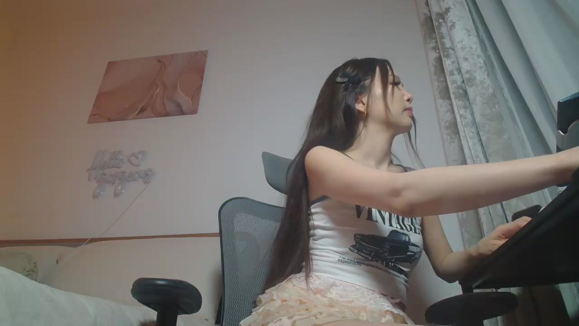 Gallery image thumbnail from HannaElite's myfreecams stream on, 07/18/2026, 09:36 image 16 of 20