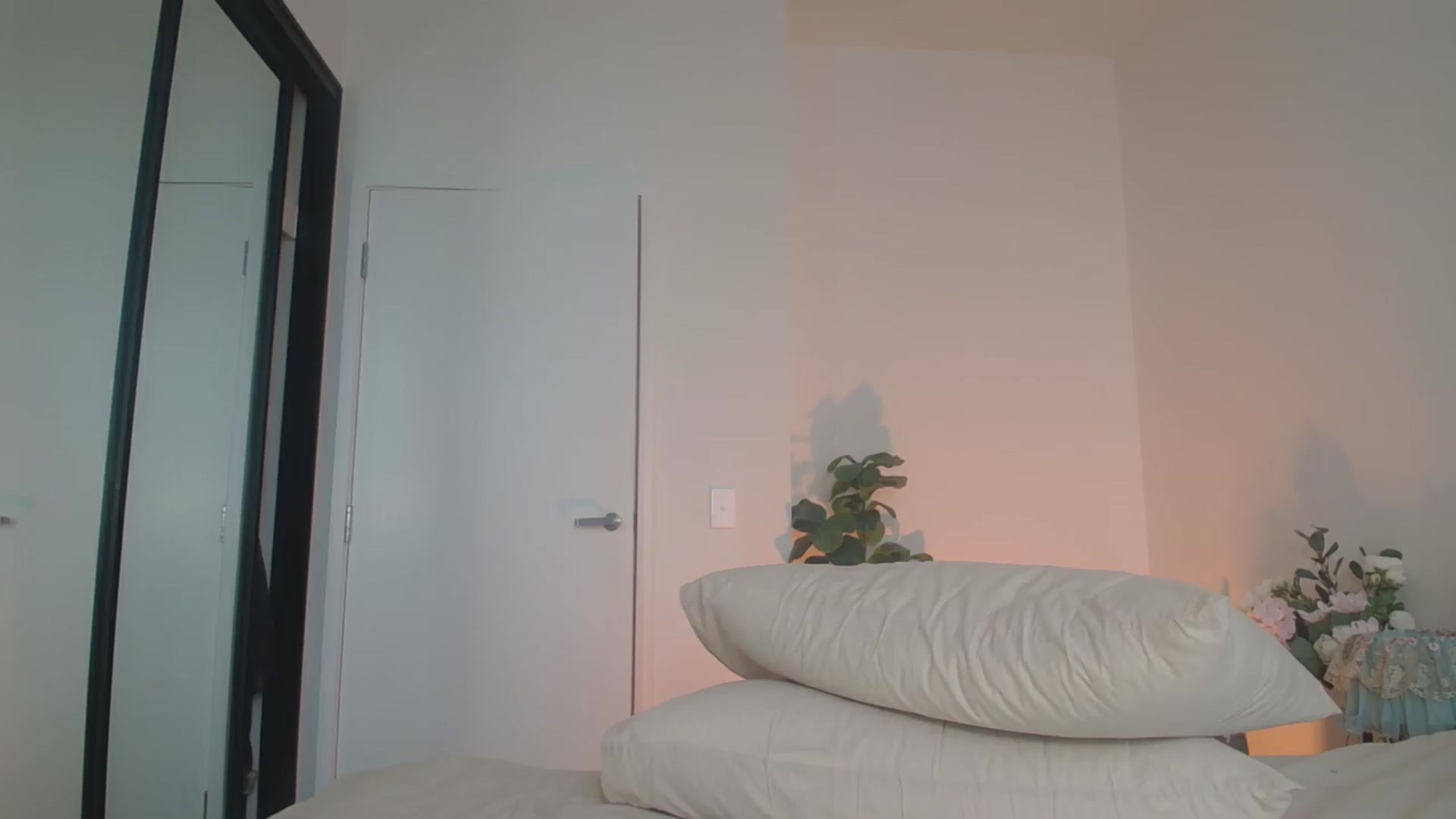 Gallery image thumbnail from HannaElite's myfreecams stream on, 07/20/2026, 05:47 image 19 of 20
