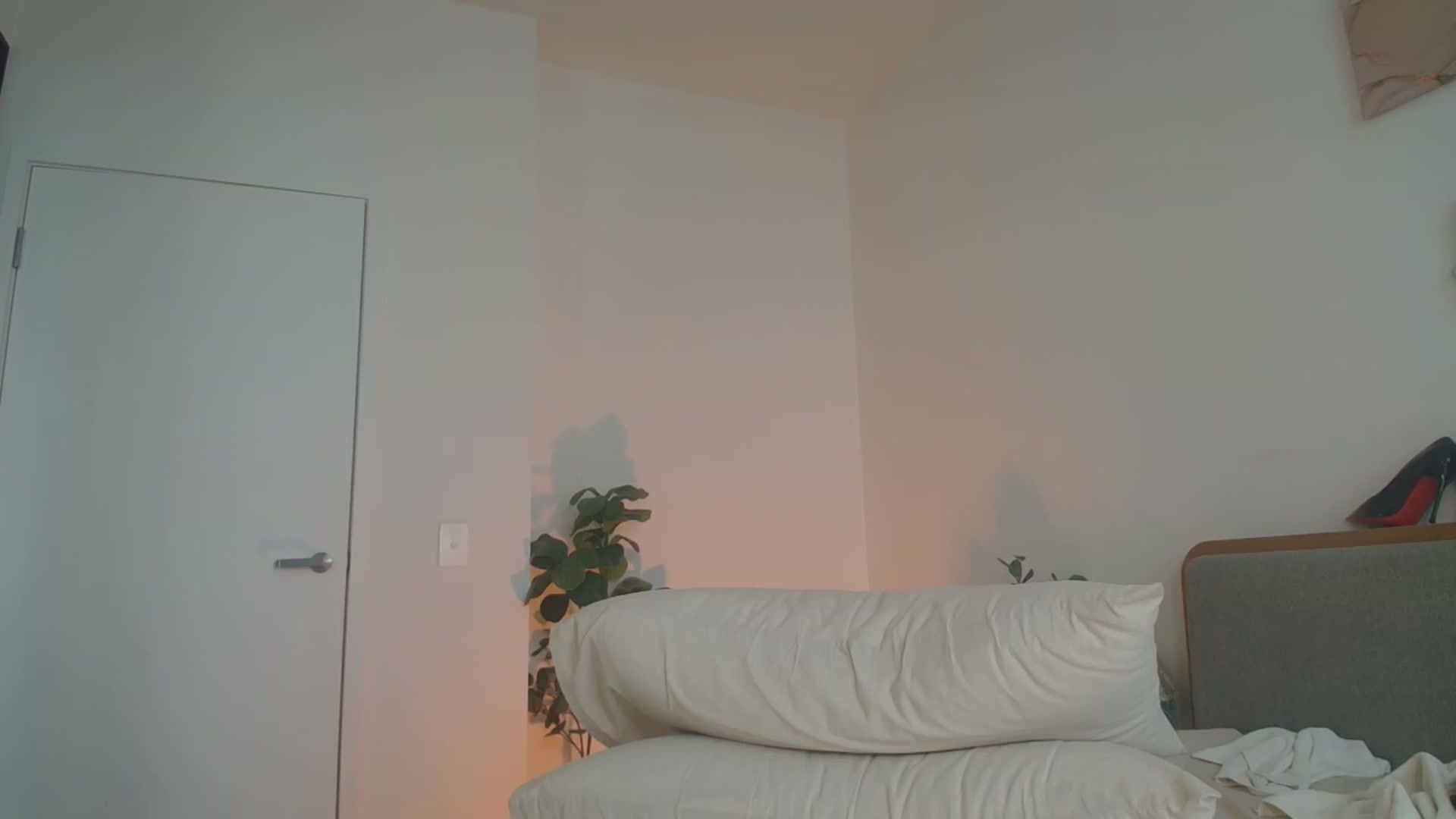 Gallery image thumbnail from HannaElite's myfreecams stream on, 07/20/2026, 05:47 image 13 of 20
