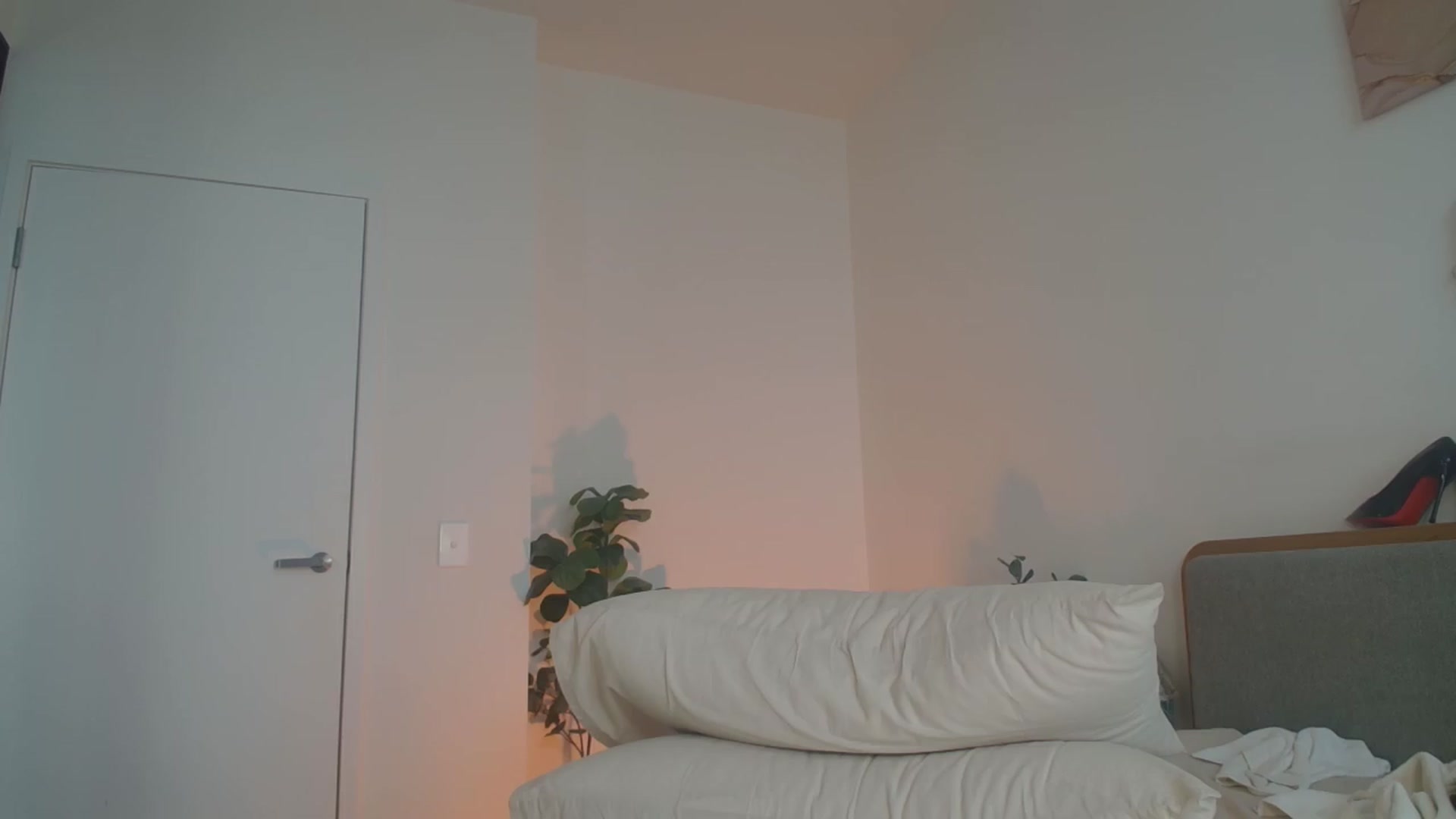Gallery image thumbnail from HannaElite's myfreecams stream on, 07/20/2026, 05:47 image 12 of 20