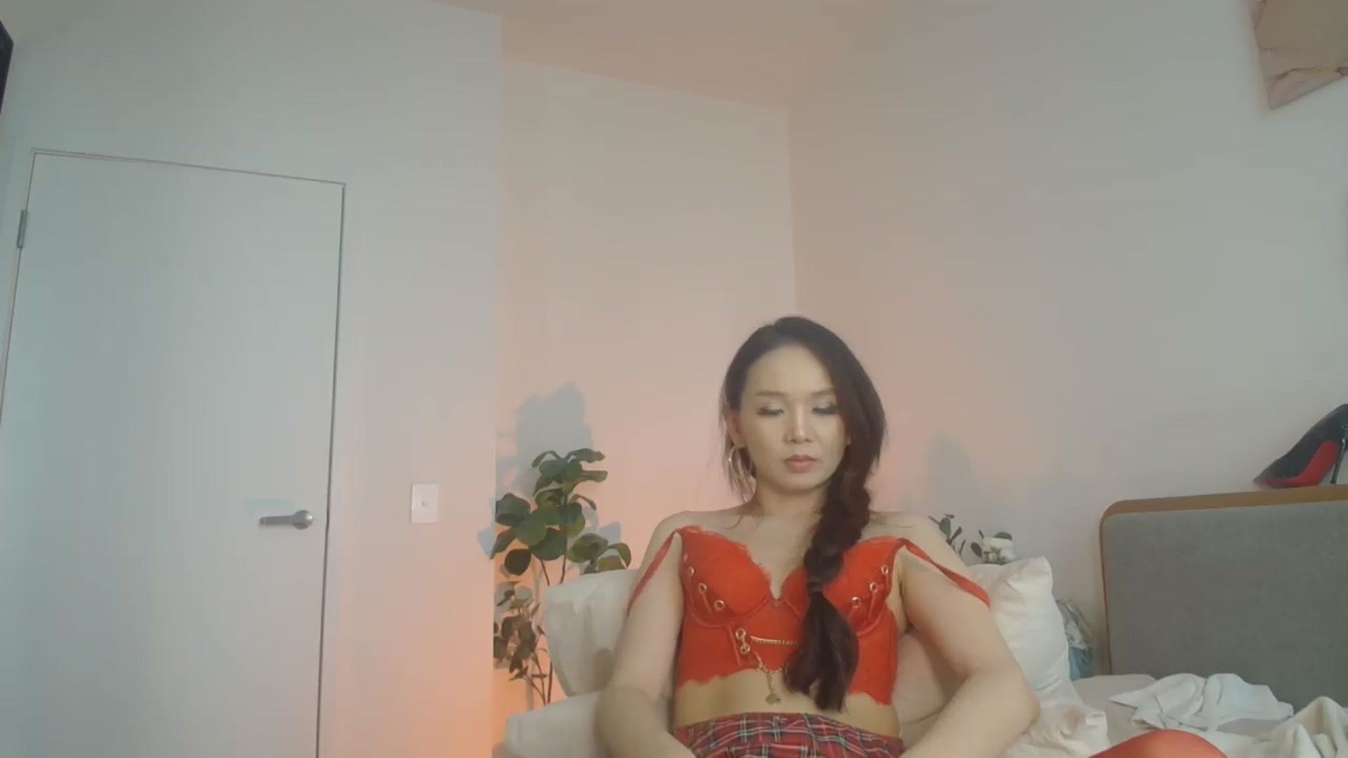 Gallery image thumbnail from HannaElite's myfreecams stream on, 07/20/2026, 05:47 image 11 of 20