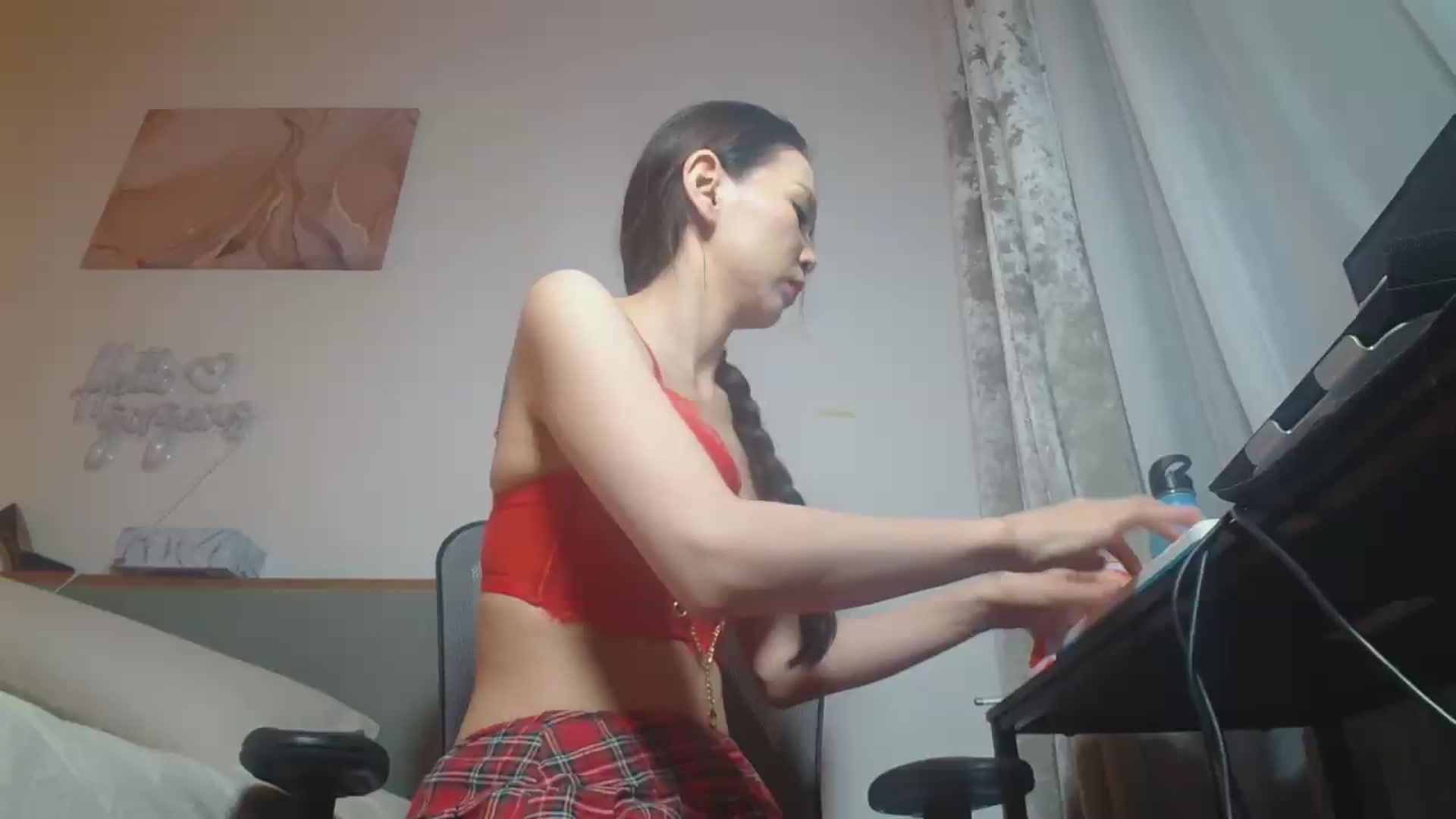 Gallery image thumbnail from HannaElite's myfreecams stream on, 07/20/2026, 09:26 image 8 of 20