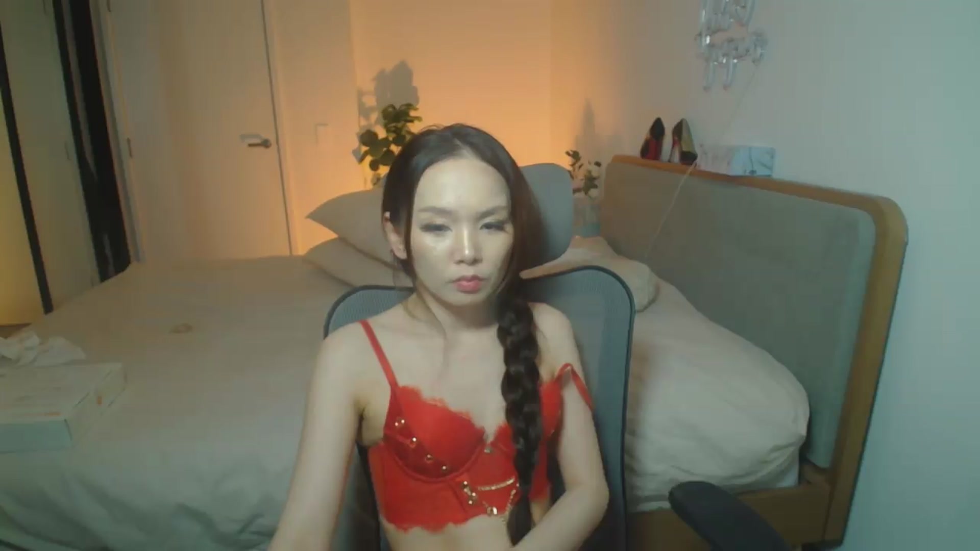 Gallery image thumbnail from HannaElite's myfreecams stream on, 07/20/2026, 10:54 image 7 of 20