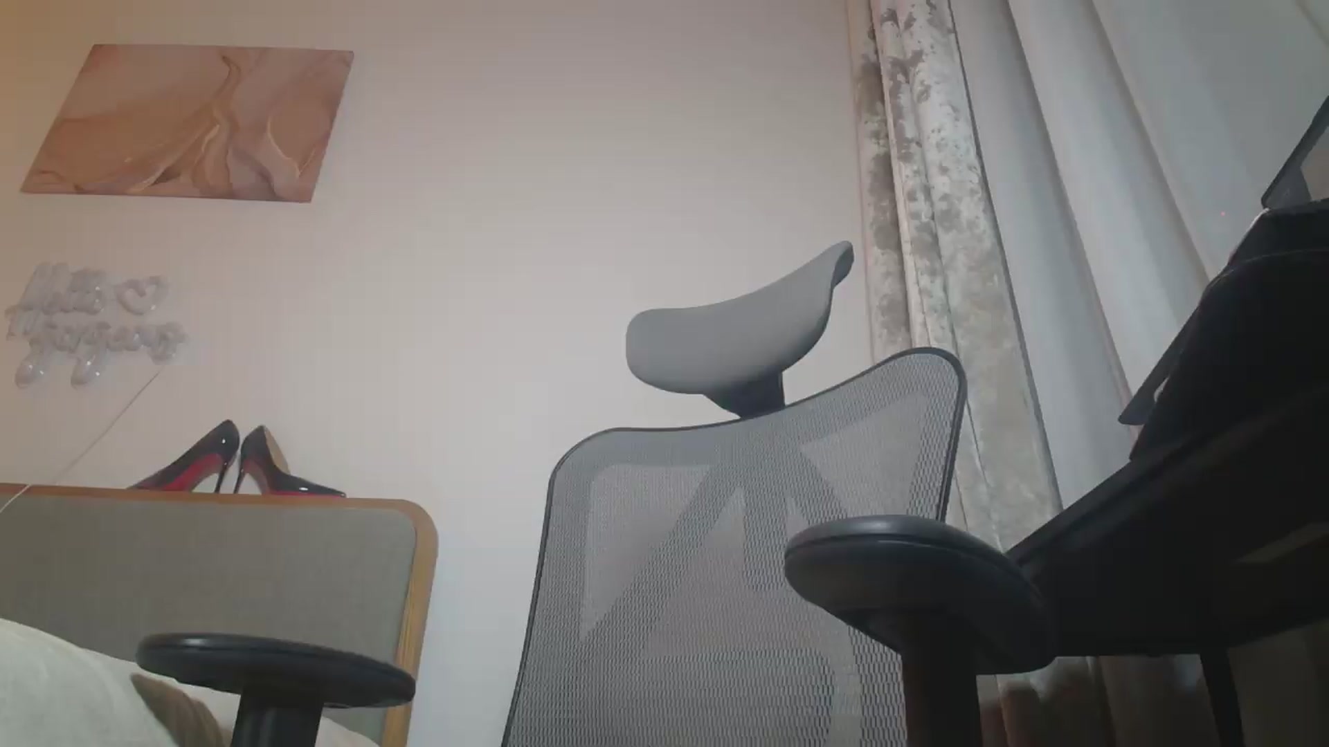 Gallery image thumbnail from HannaElite's myfreecams stream on, 07/23/2026, 09:37 image 4 of 20