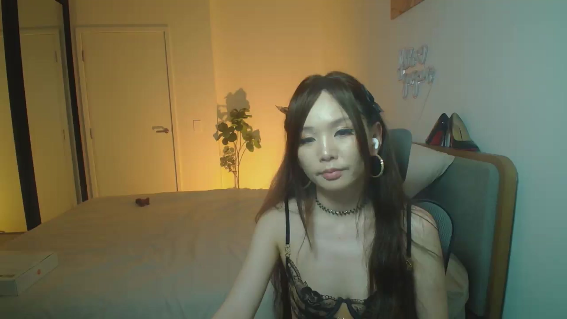 Gallery image thumbnail from HannaElite's myfreecams stream on, 07/24/2026, 10:53 image 6 of 20