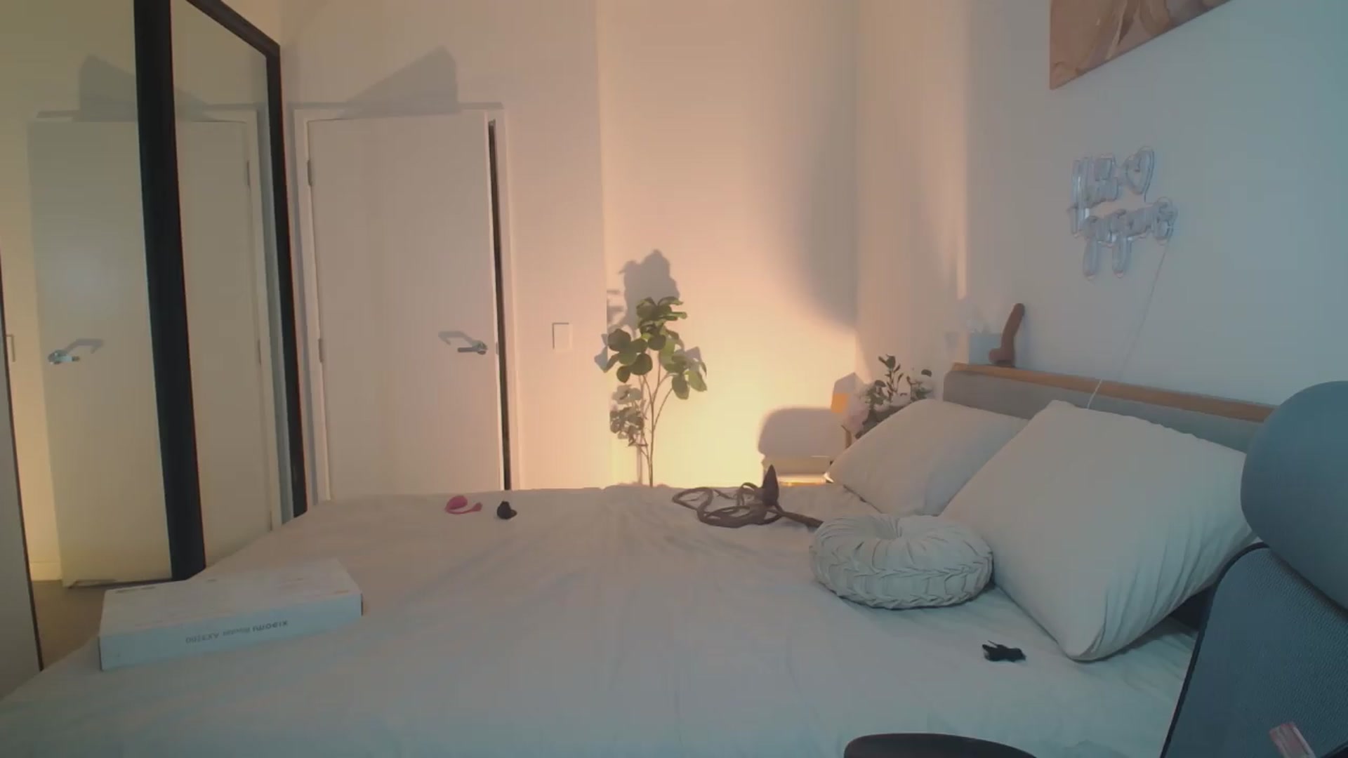 Gallery image thumbnail from HannaElite's myfreecams stream on, 07/27/2026, 11:26 image 15 of 20