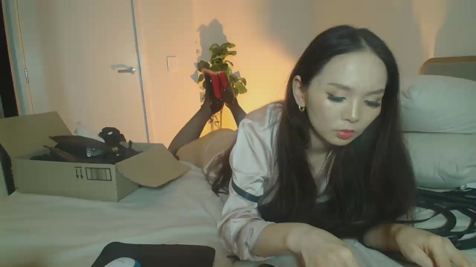 Gallery image thumbnail from HannaElite's myfreecams stream on, 07/28/2026, 11:55 image 7 of 20