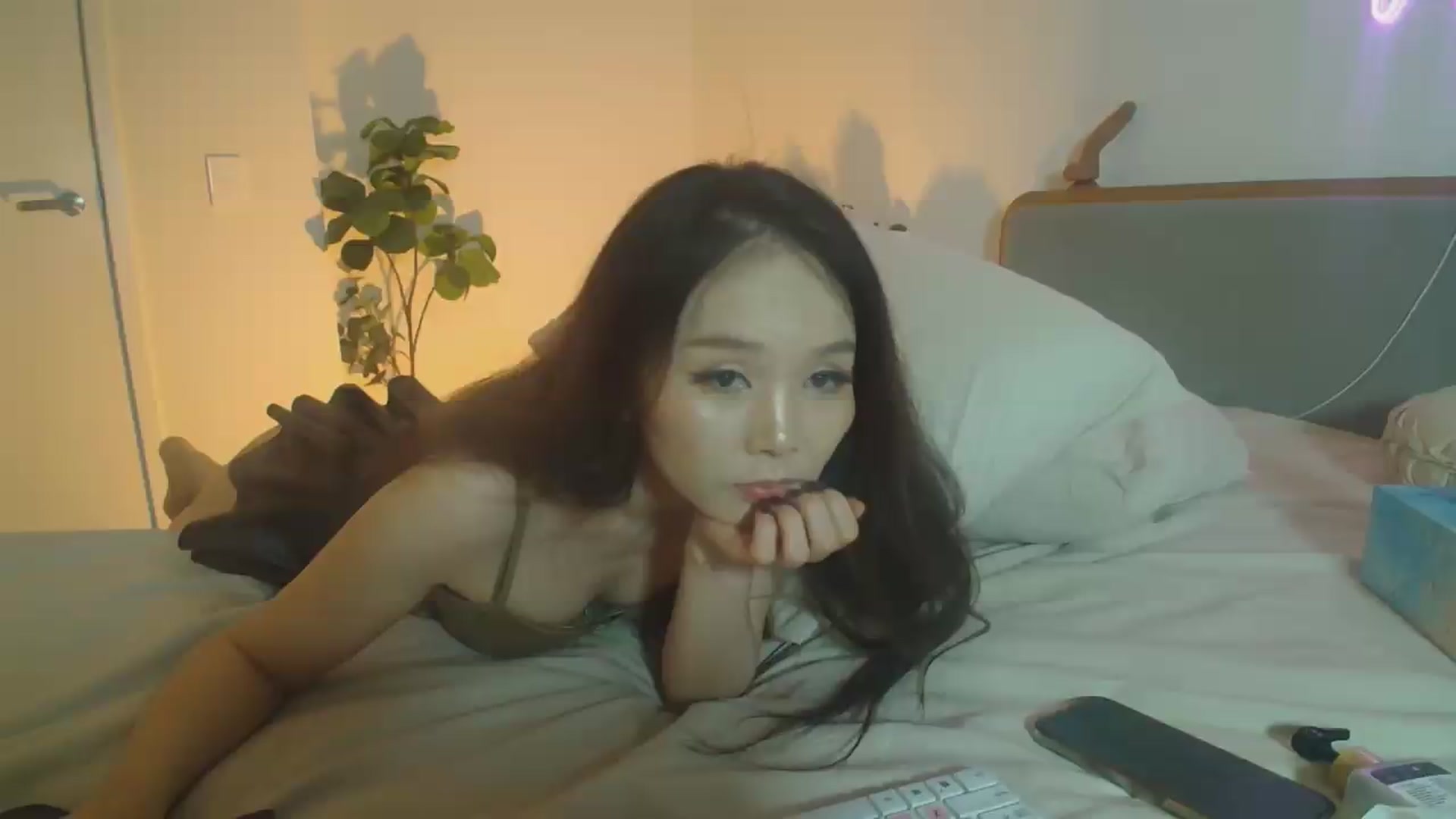 Gallery image thumbnail from HannaElite's myfreecams stream on, 07/30/2026, 08:43 image 2 of 20