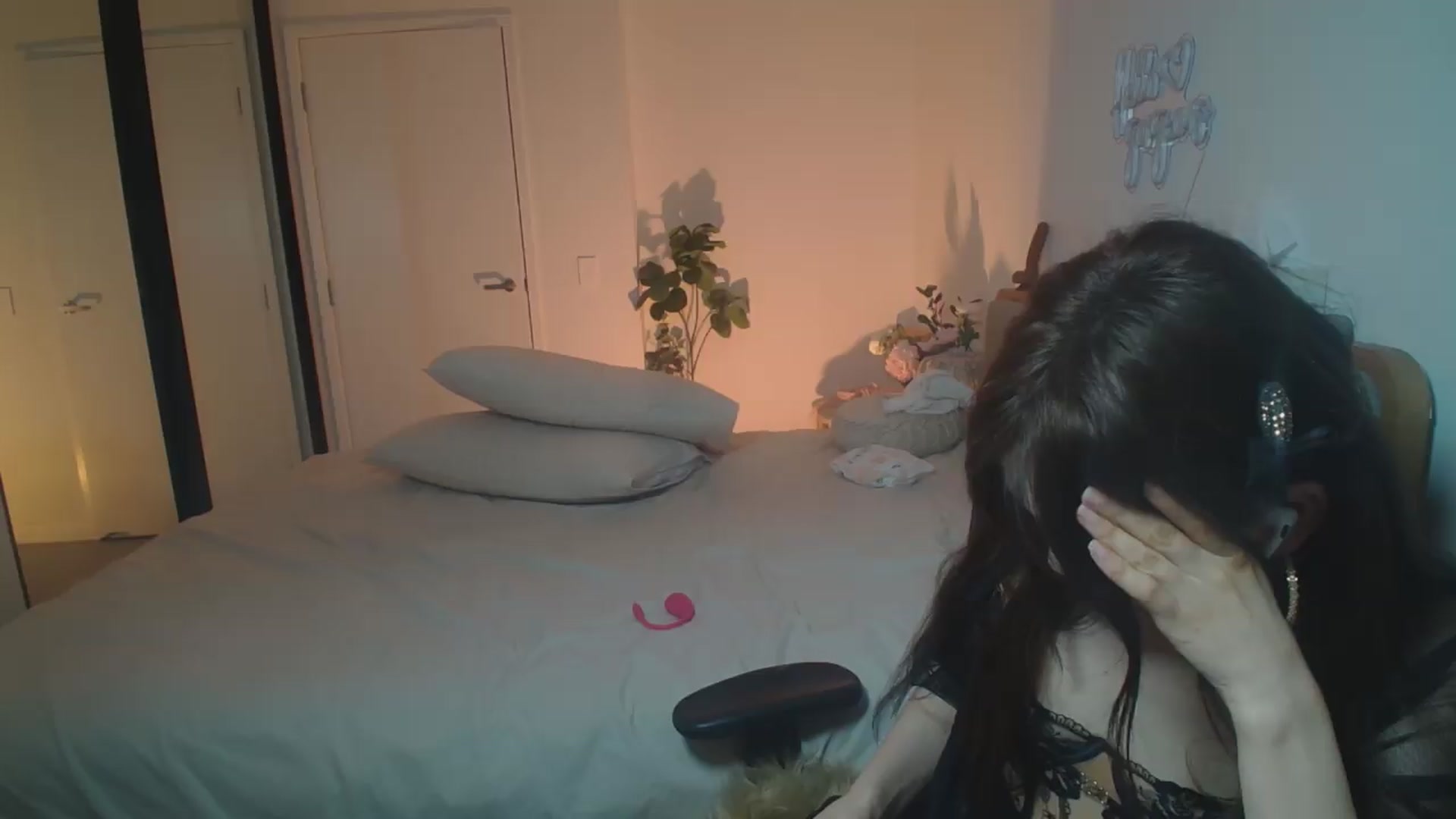 Gallery image thumbnail from HannaElite's myfreecams stream on, 08/02/2026, 10:35 image 5 of 20