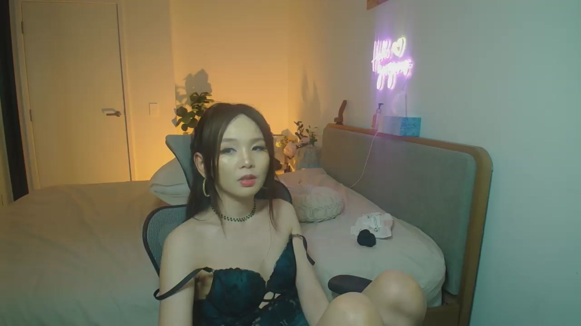 Gallery image thumbnail from HannaElite's myfreecams stream on, 08/06/2026, 12:01 image 11 of 20