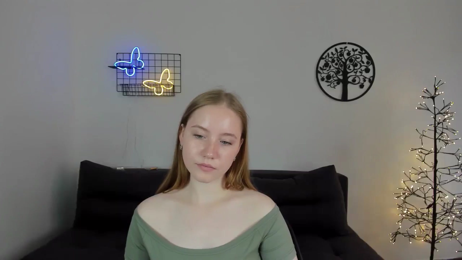 Gallery image thumbnail from HannaHarperr's myfreecams stream on, 08/17/2023, 08:31 image 3 of 20