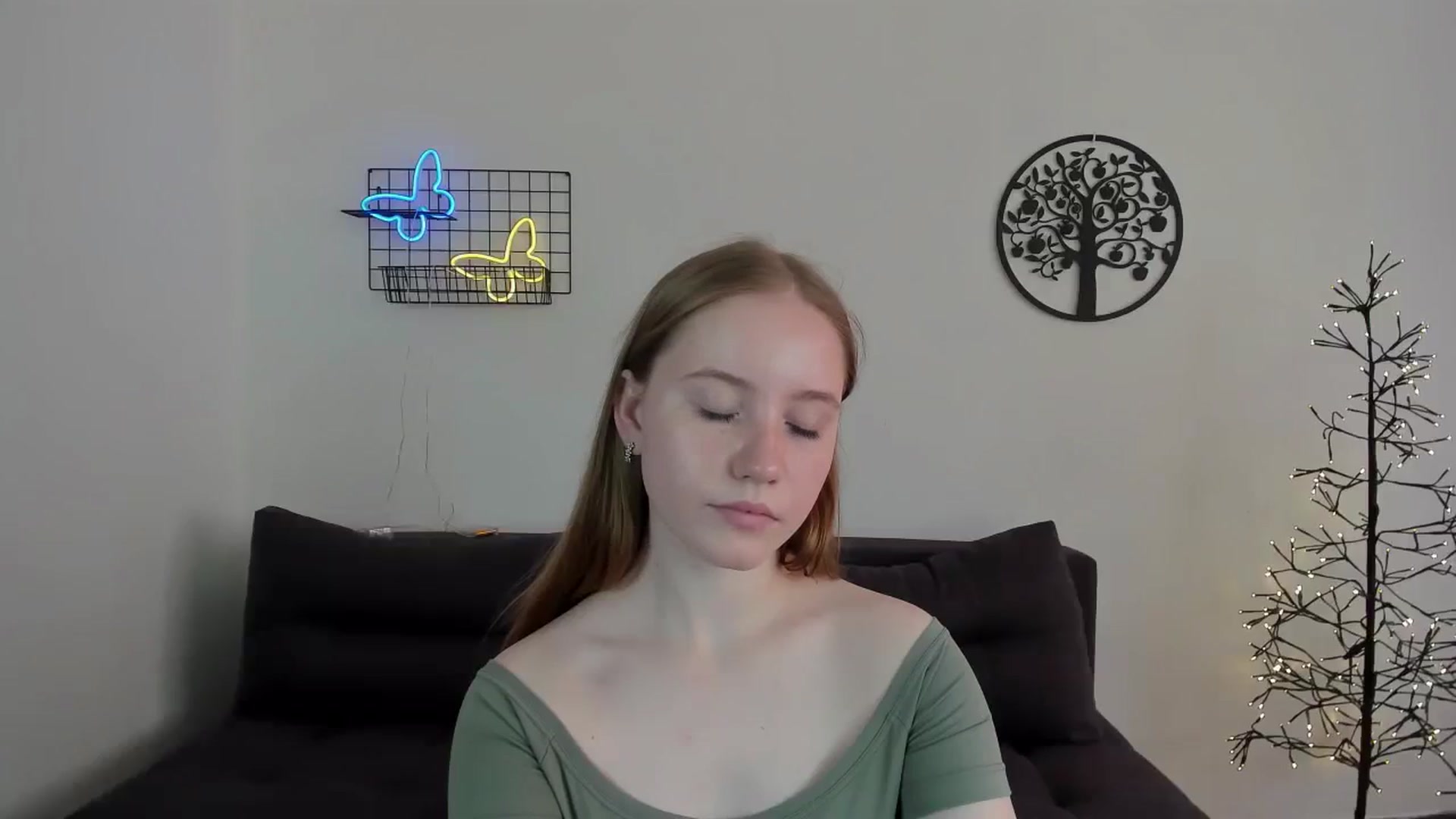 Gallery image thumbnail from HannaHarperr's myfreecams stream on, 08/17/2023, 08:31 image 11 of 20