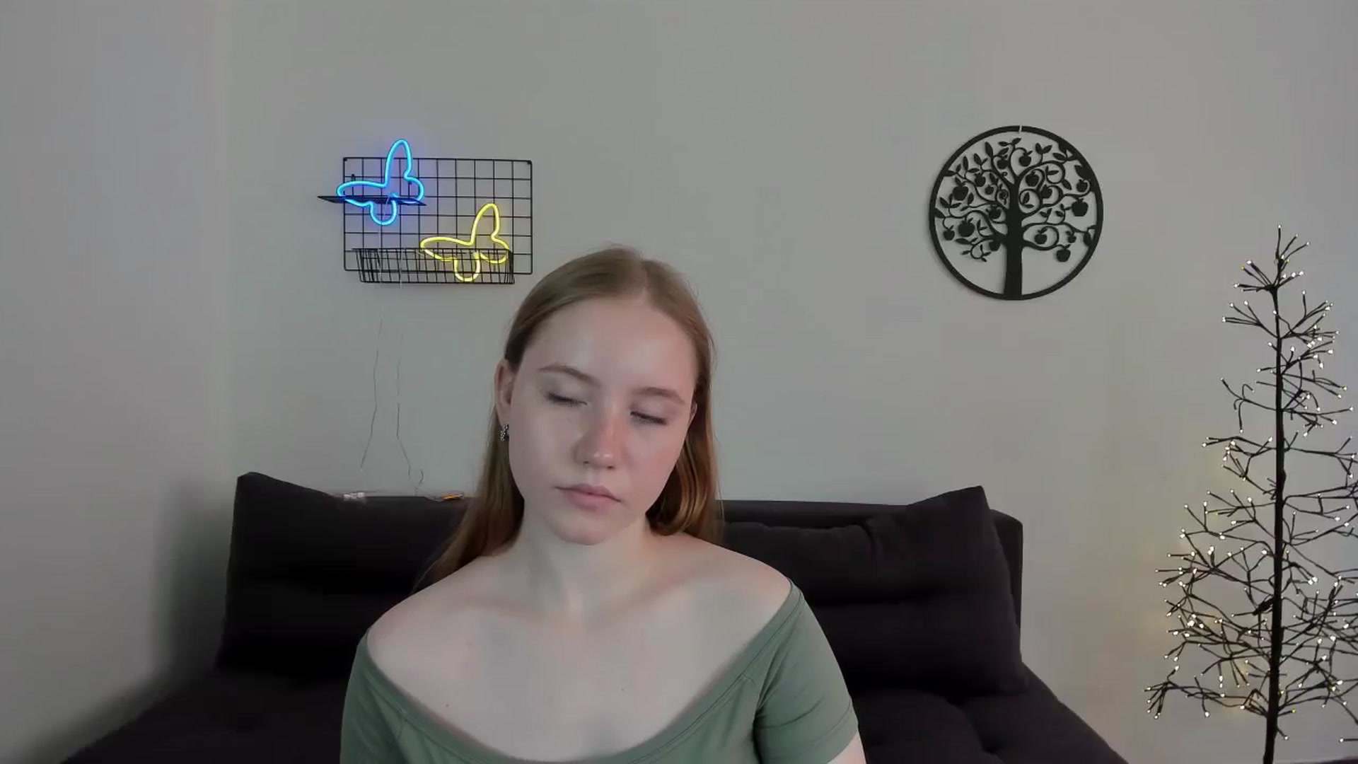 Gallery image thumbnail from HannaHarperr's myfreecams stream on, 08/17/2023, 08:31 image 10 of 20