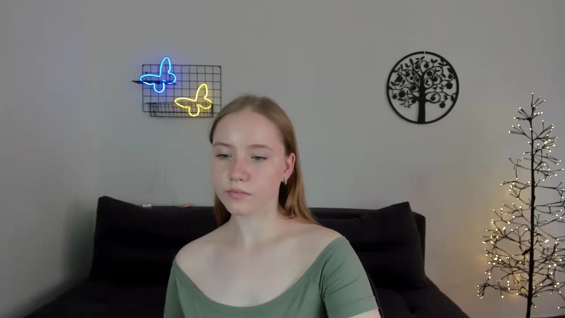 Gallery image thumbnail from HannaHarperr's myfreecams stream on, 08/17/2023, 08:31 image 14 of 20