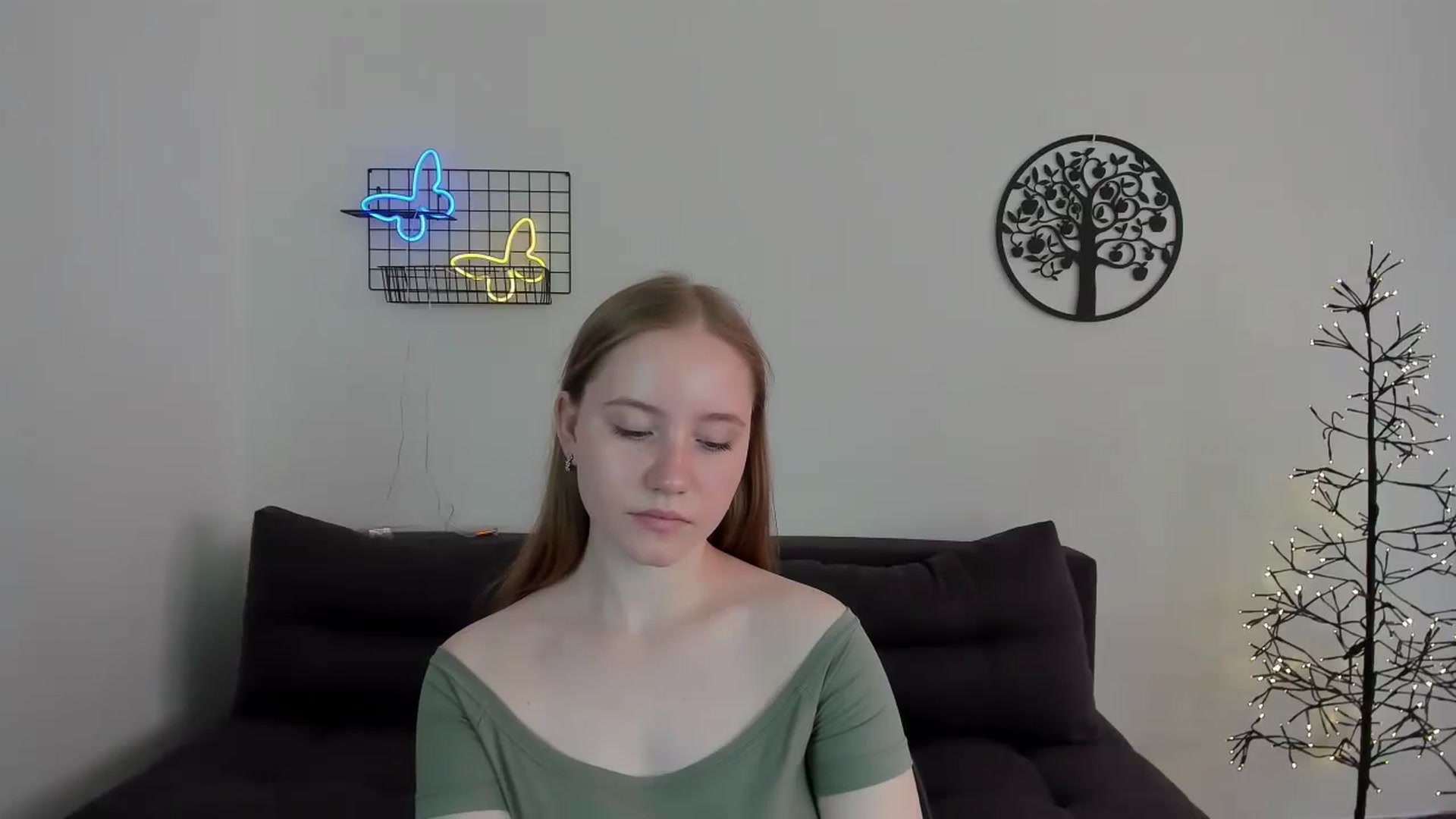 Gallery image thumbnail from HannaHarperr's myfreecams stream on, 08/17/2023, 08:31 image 8 of 20