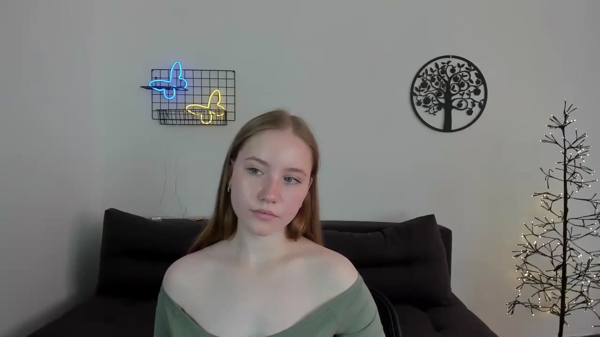Gallery image thumbnail from HannaHarperr's myfreecams stream on, 08/17/2023, 09:08 image 8 of 20