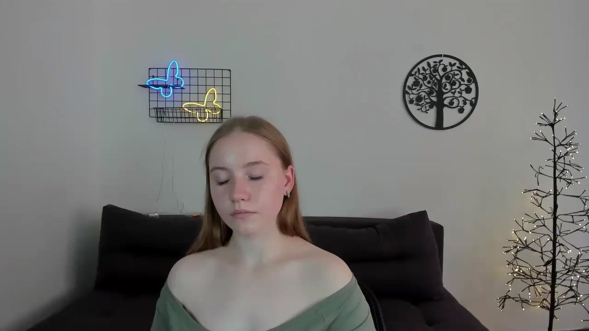 Gallery image thumbnail from HannaHarperr's myfreecams stream on, 08/17/2023, 09:08 image 1 of 20