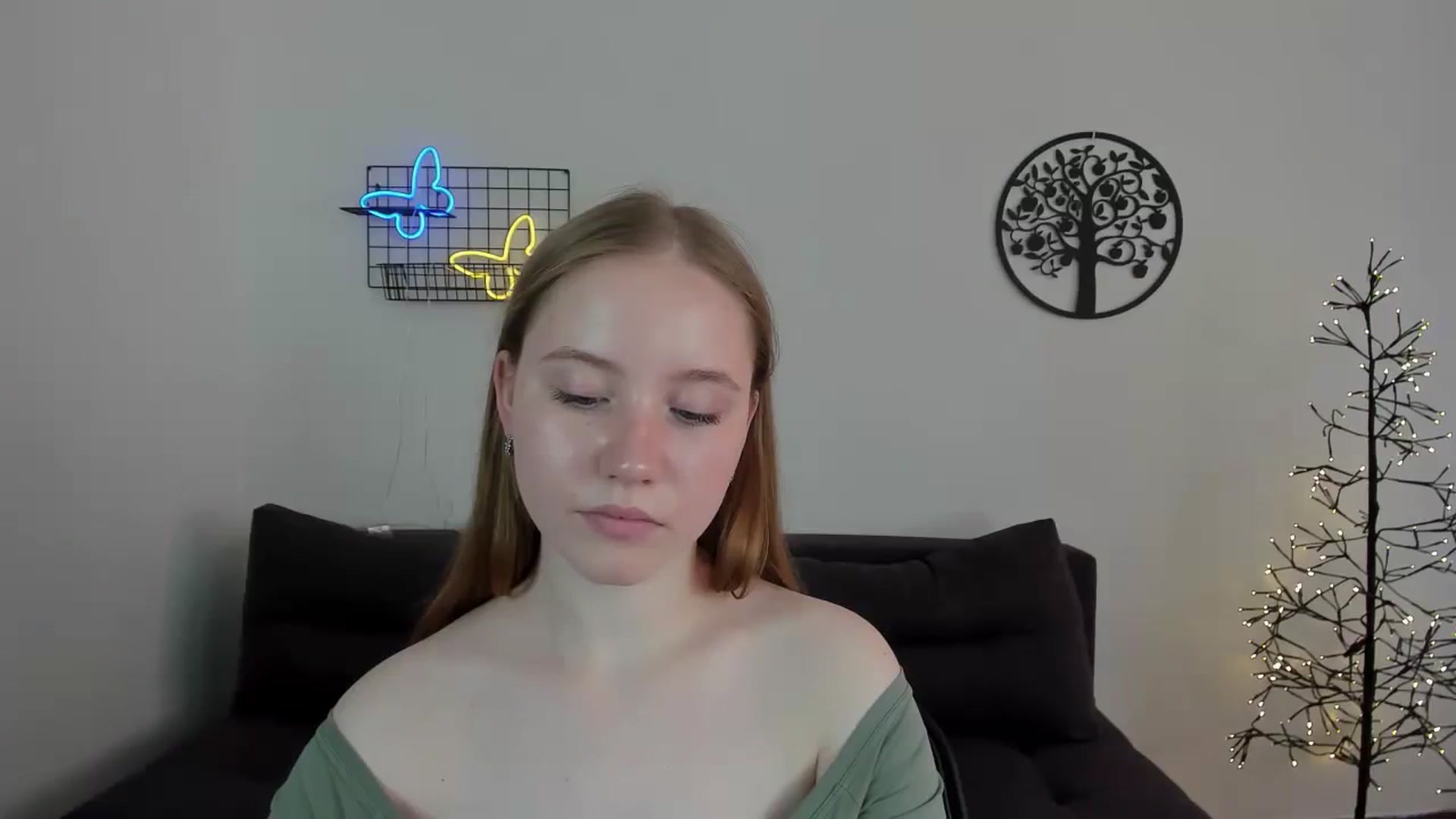 Gallery image thumbnail from HannaHarperr's myfreecams stream on, 08/17/2023, 09:08 image 19 of 20