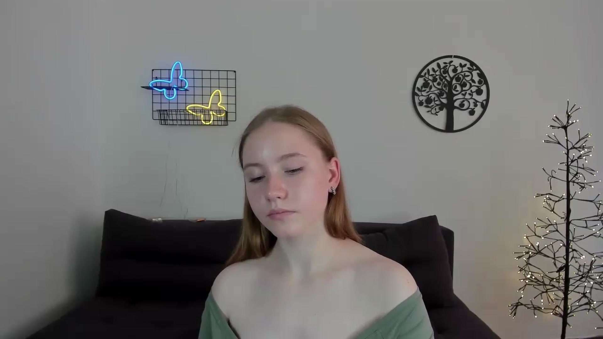 Gallery image thumbnail from HannaHarperr's myfreecams stream on, 08/17/2023, 09:08 image 2 of 20