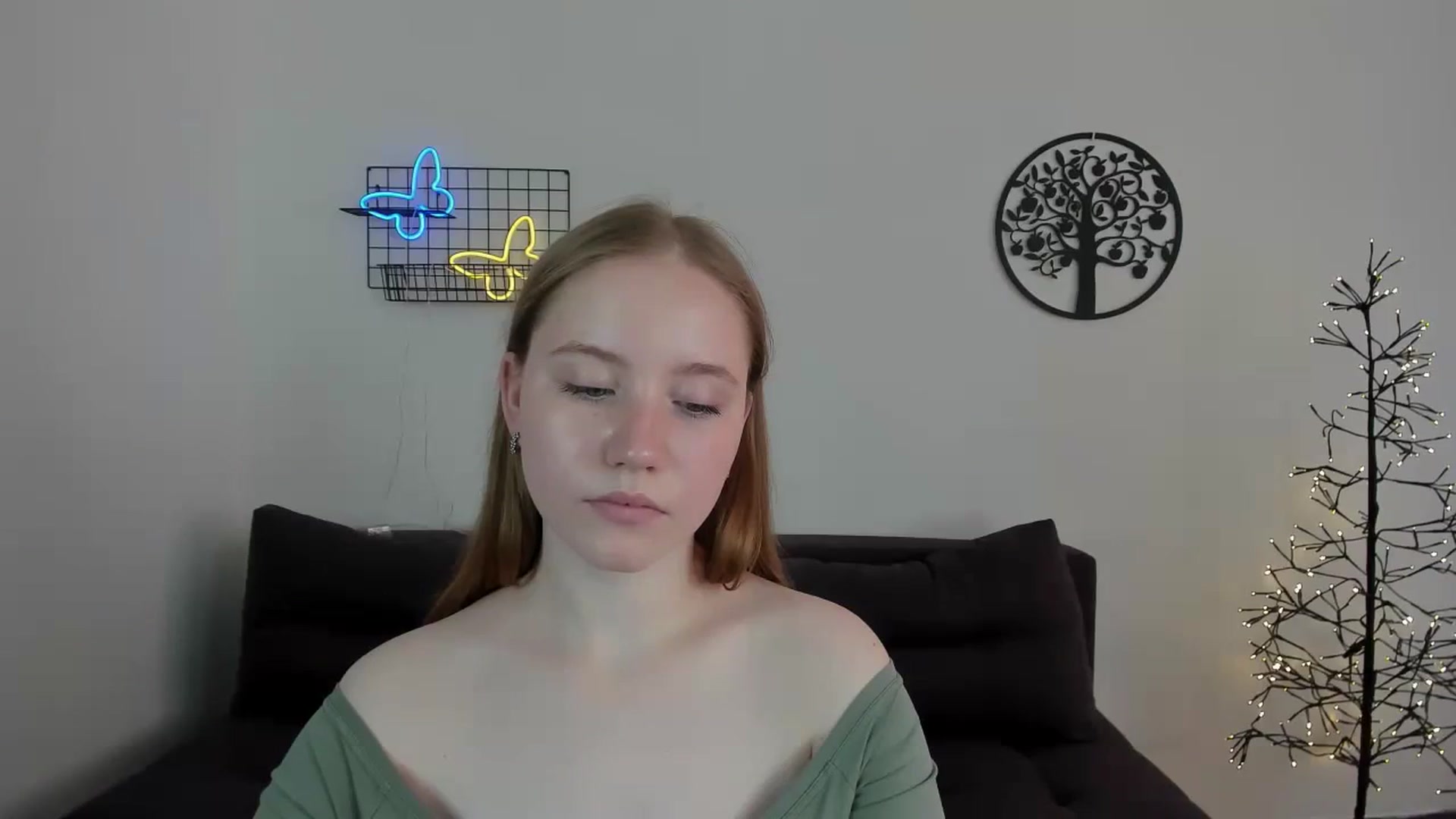 Gallery image thumbnail from HannaHarperr's myfreecams stream on, 08/17/2023, 09:08 image 16 of 20