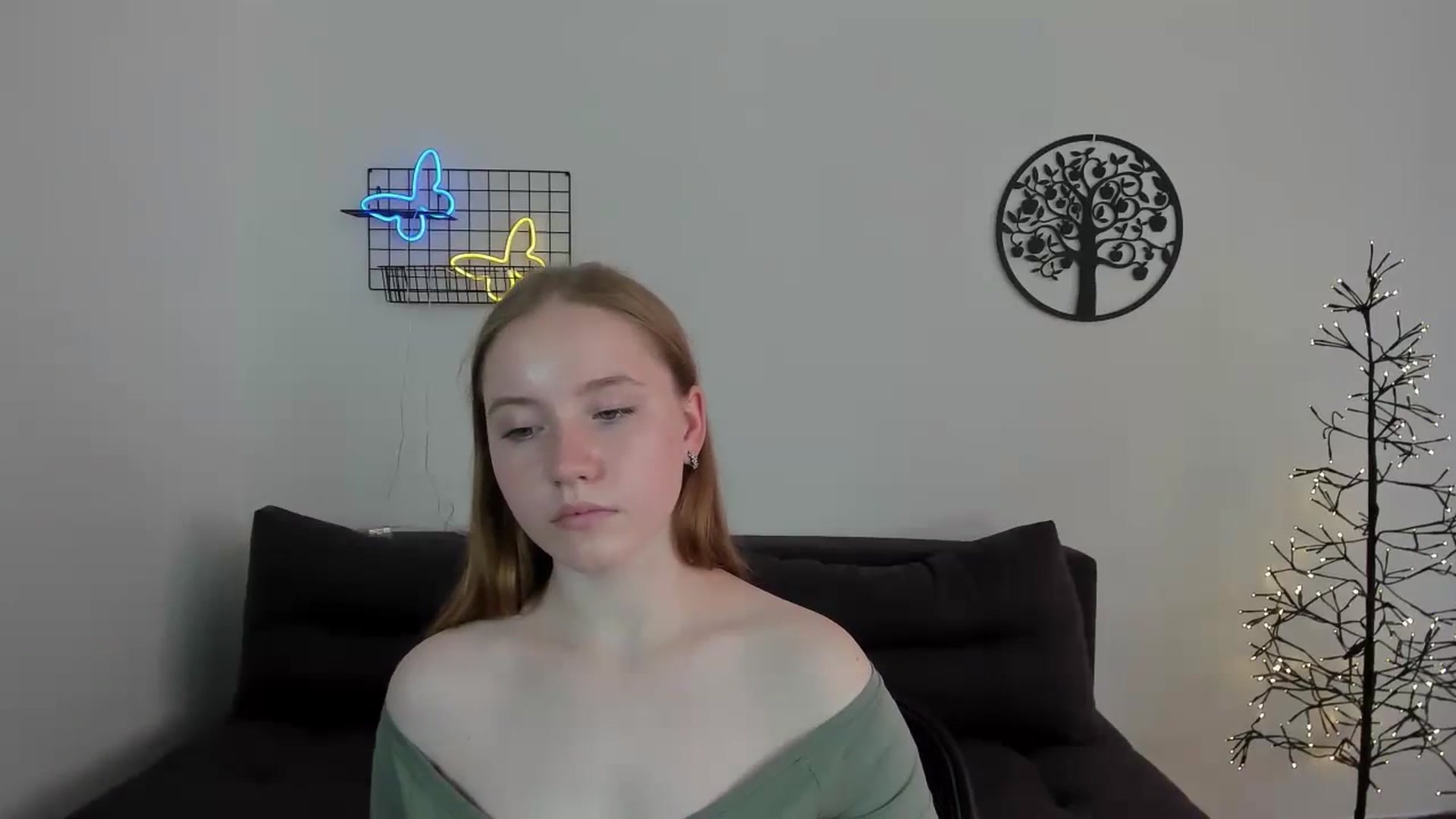 Gallery image thumbnail from HannaHarperr's myfreecams stream on, 08/17/2023, 09:08 image 5 of 20