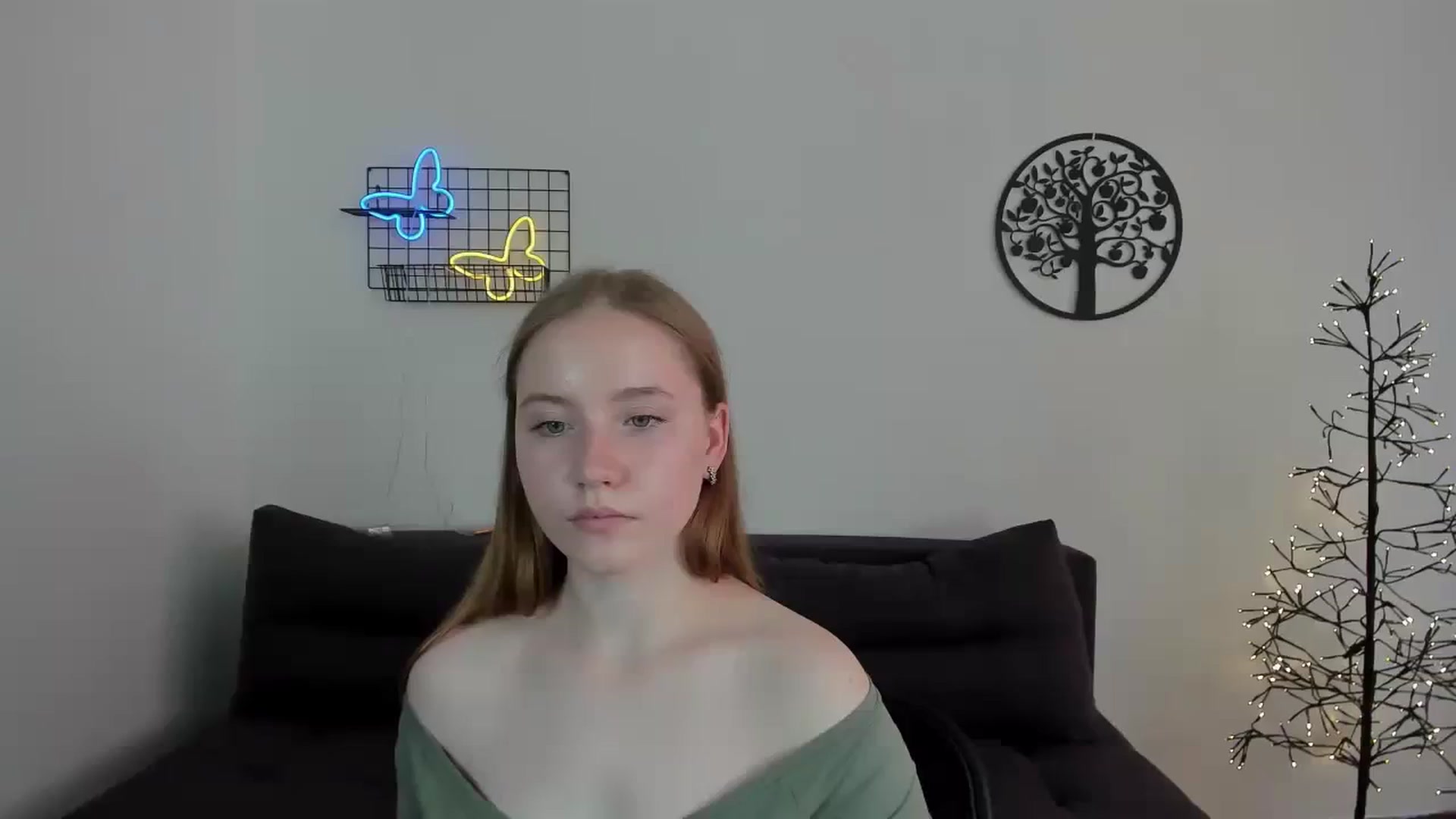 Gallery image thumbnail from HannaHarperr's myfreecams stream on, 08/17/2023, 09:08 image 12 of 20
