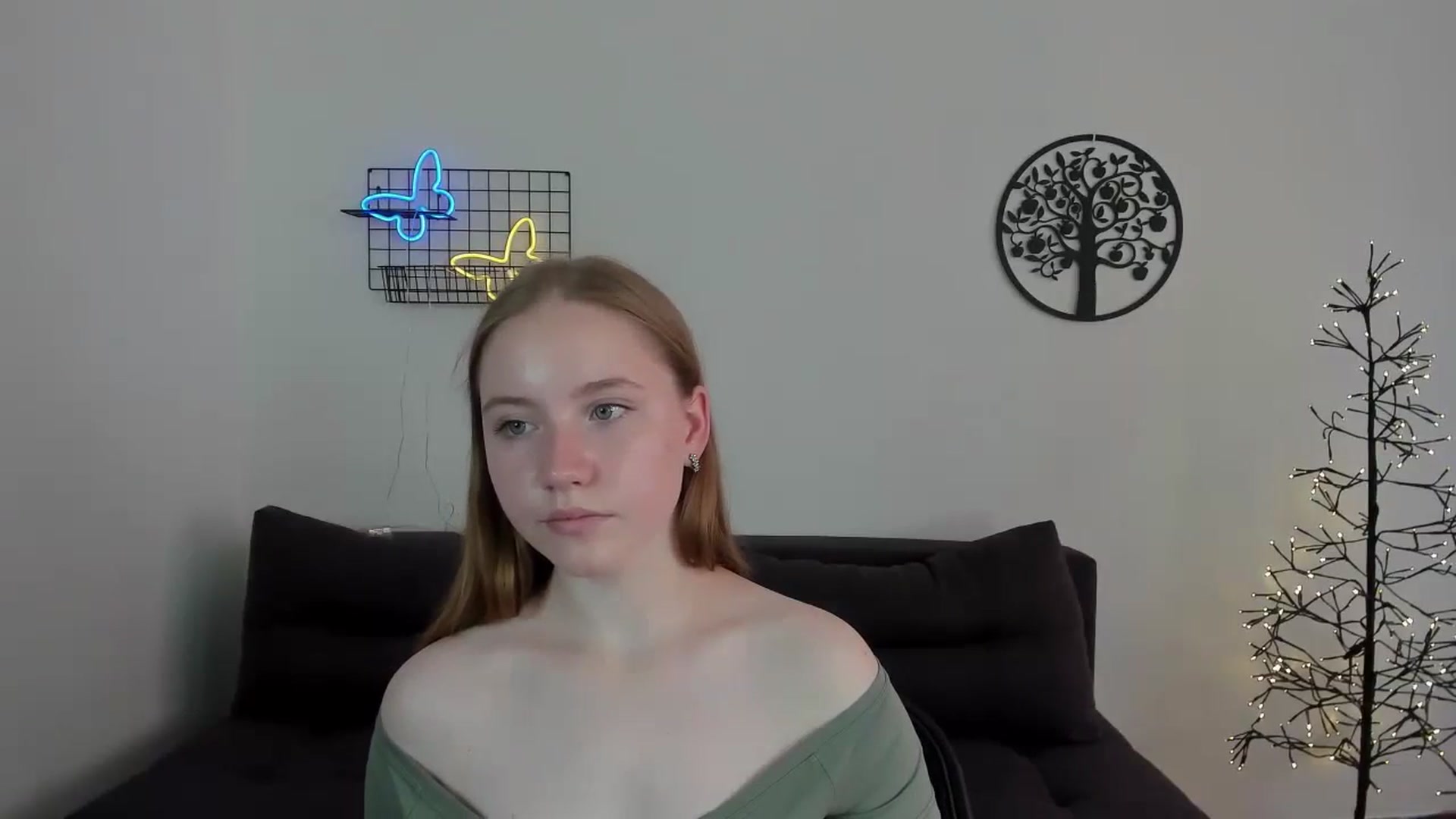 Gallery image thumbnail from HannaHarperr's myfreecams stream on, 08/17/2023, 09:08 image 4 of 20