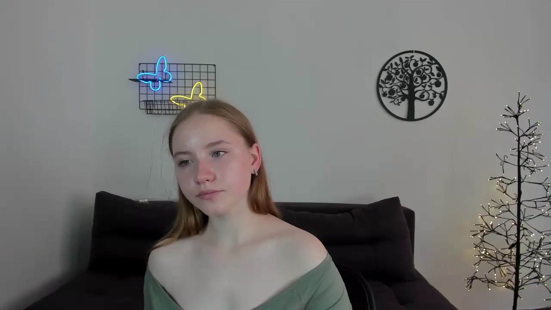 Gallery image thumbnail from HannaHarperr's myfreecams stream on, 08/17/2023, 09:08 image 10 of 20