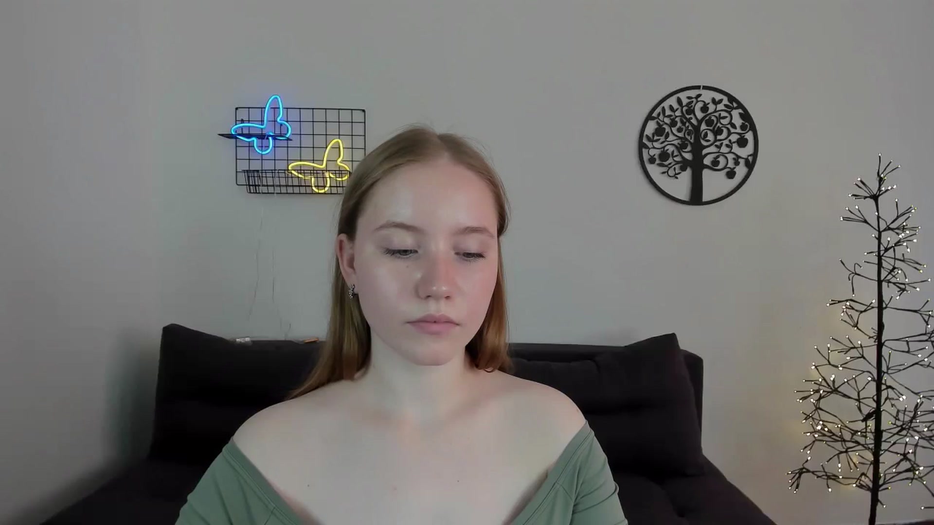 Gallery image thumbnail from HannaHarperr's myfreecams stream on, 08/17/2023, 09:08 image 15 of 20