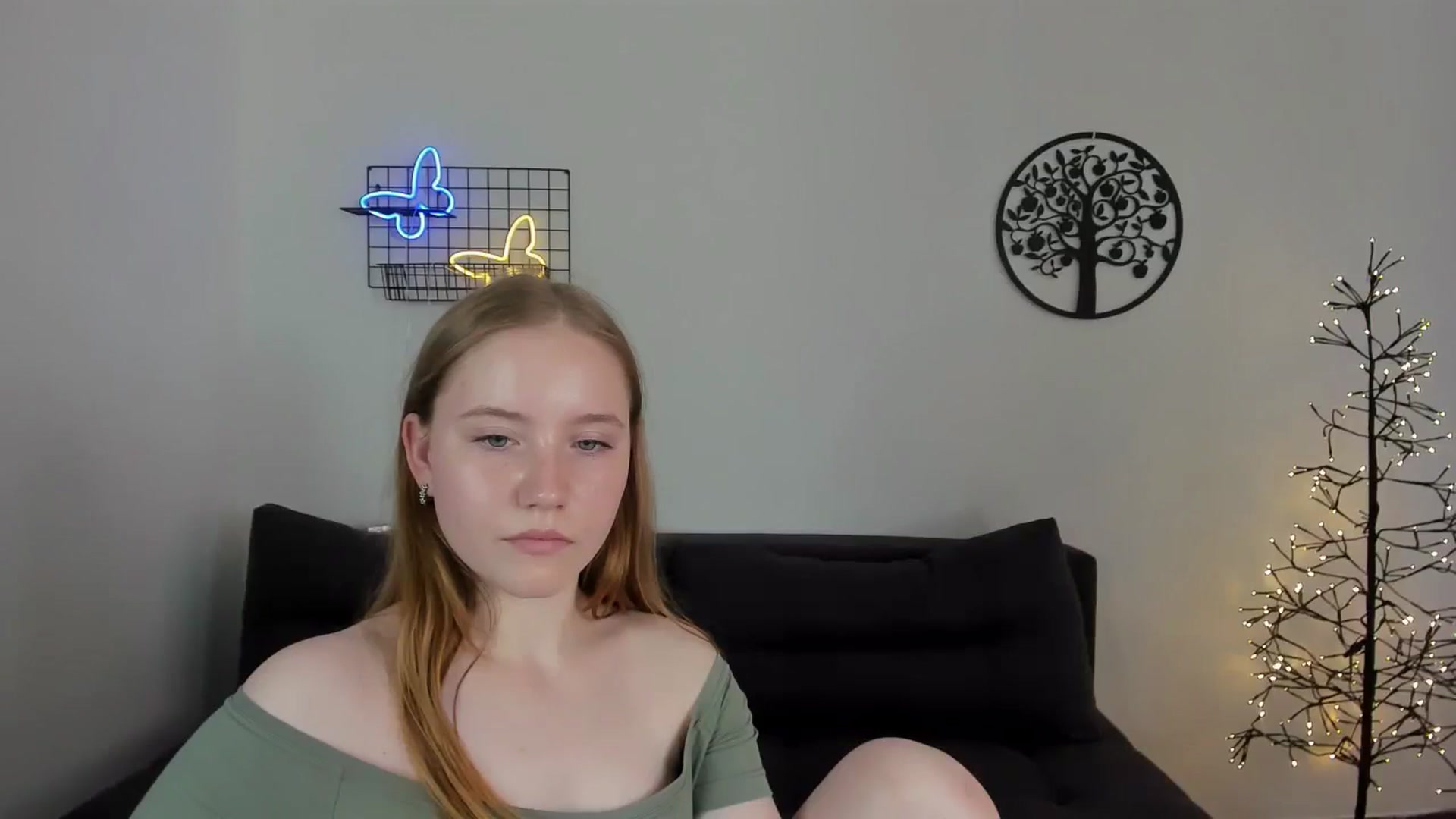 Gallery image thumbnail from HannaHarperr's myfreecams stream on, 08/17/2023, 10:43 image 19 of 20