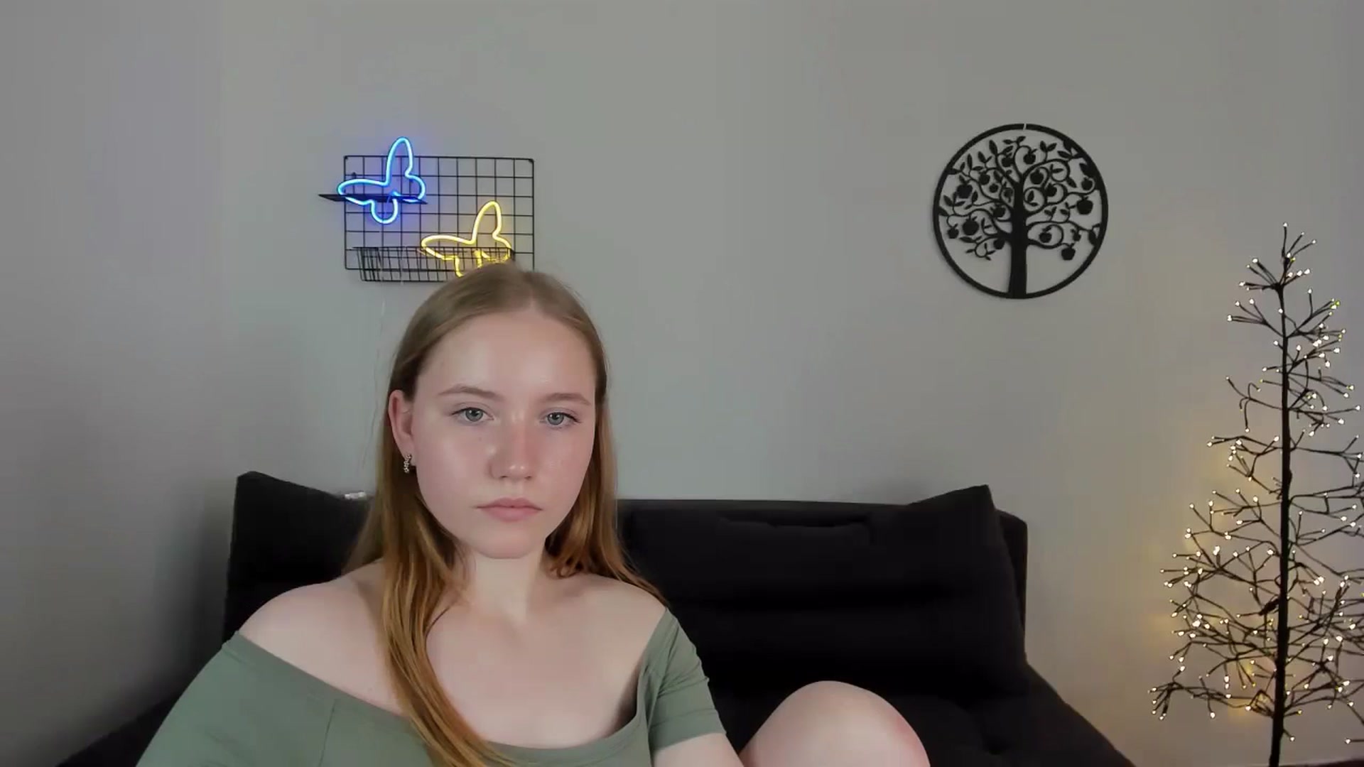 Gallery image thumbnail from HannaHarperr's myfreecams stream on, 08/17/2023, 10:43 image 18 of 20