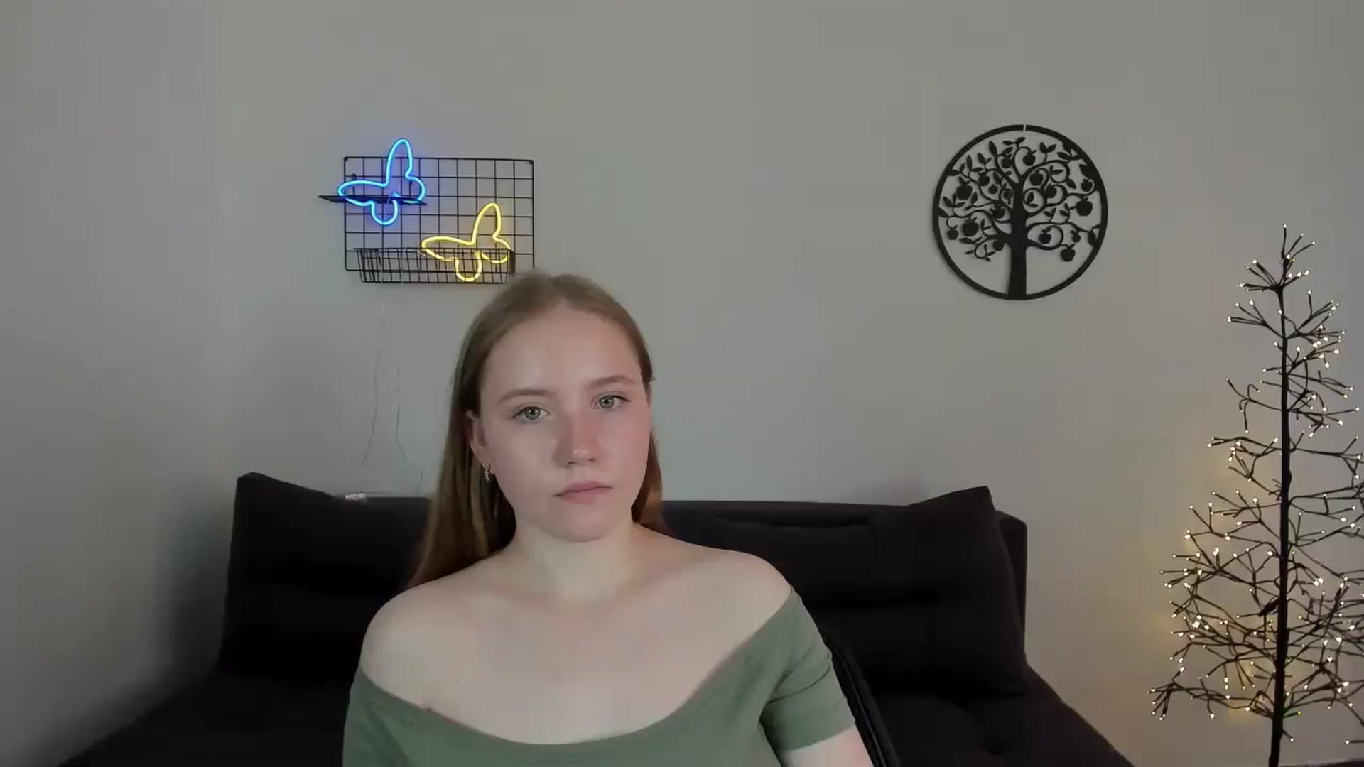 Gallery image thumbnail from HannaHarperr's myfreecams stream on, 08/17/2023, 10:43 image 3 of 20