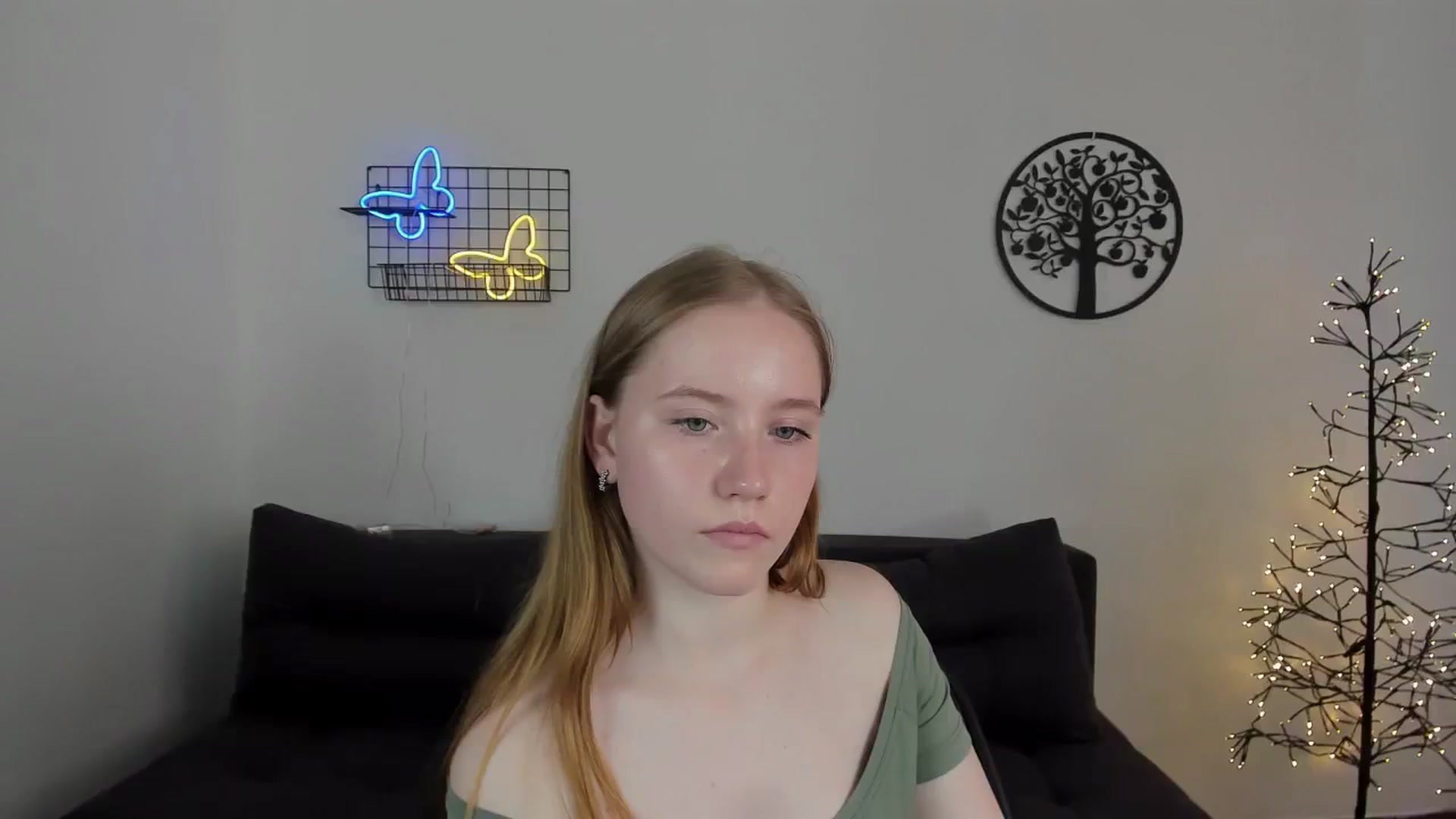 Gallery image thumbnail from HannaHarperr's myfreecams stream on, 08/17/2023, 10:43 image 12 of 20